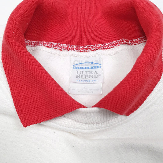 Womens White Gildan Festive Cardinal Bird Winter Christmas 90s Vintage Crewneck Jumper