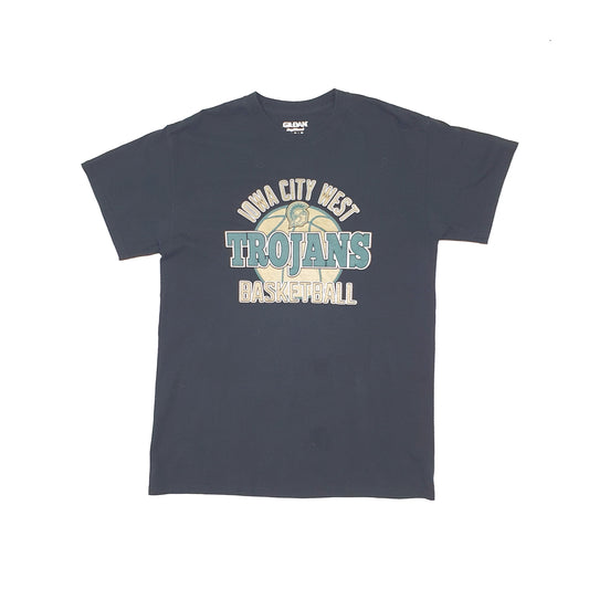 Gildan USA Vintage Trojans Basketball Short Sleeve T Shirt Black