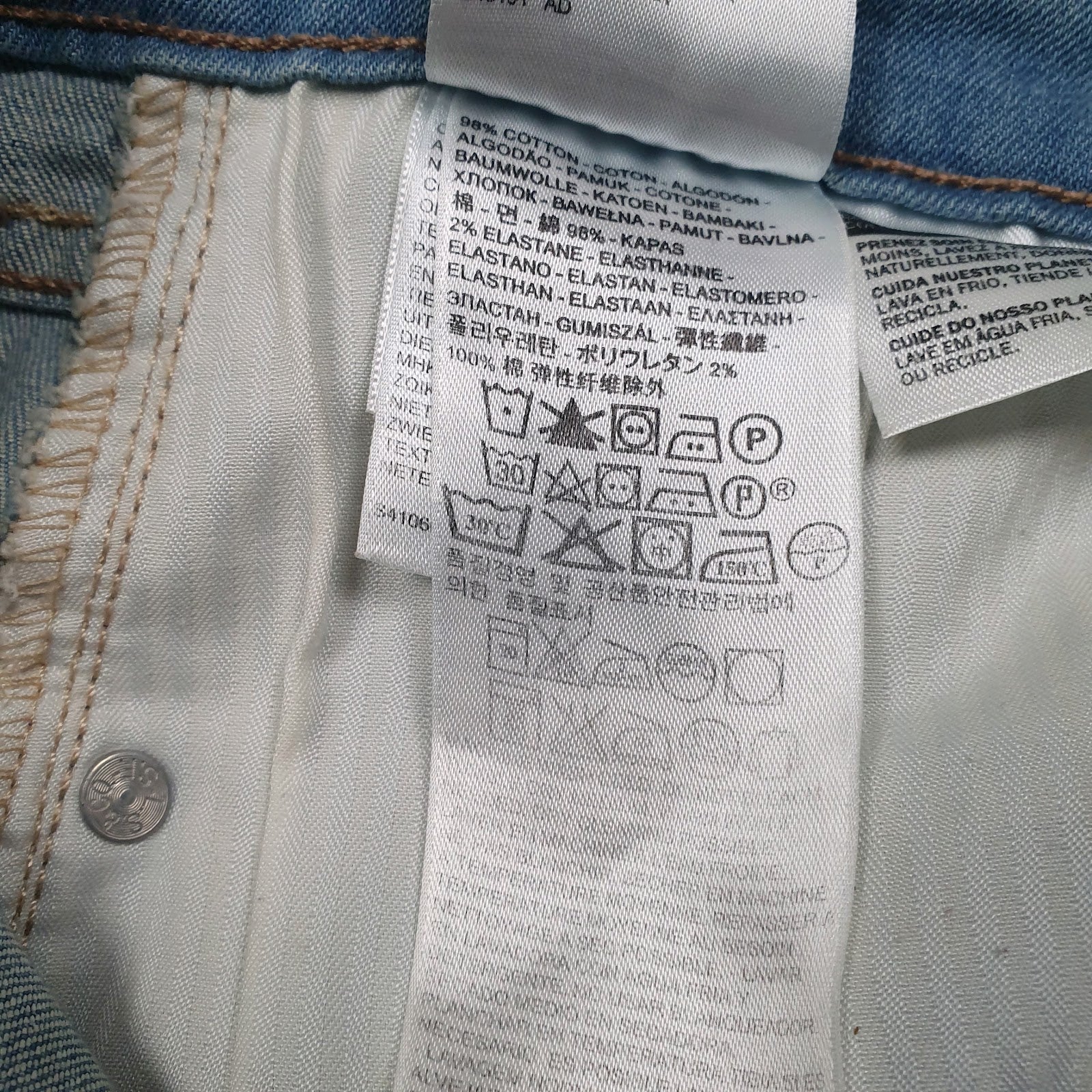Womens Blue Levis   Jeans