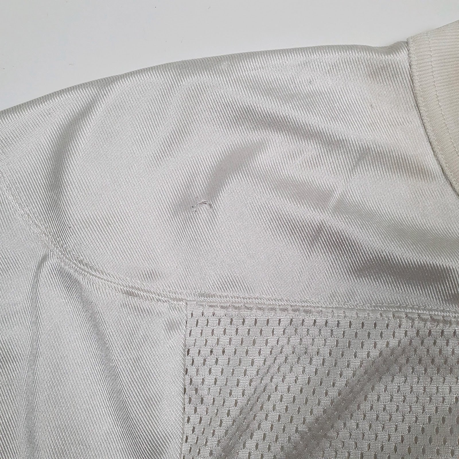Mens White Nike Vintage 00s Football Jersey  T Shirt