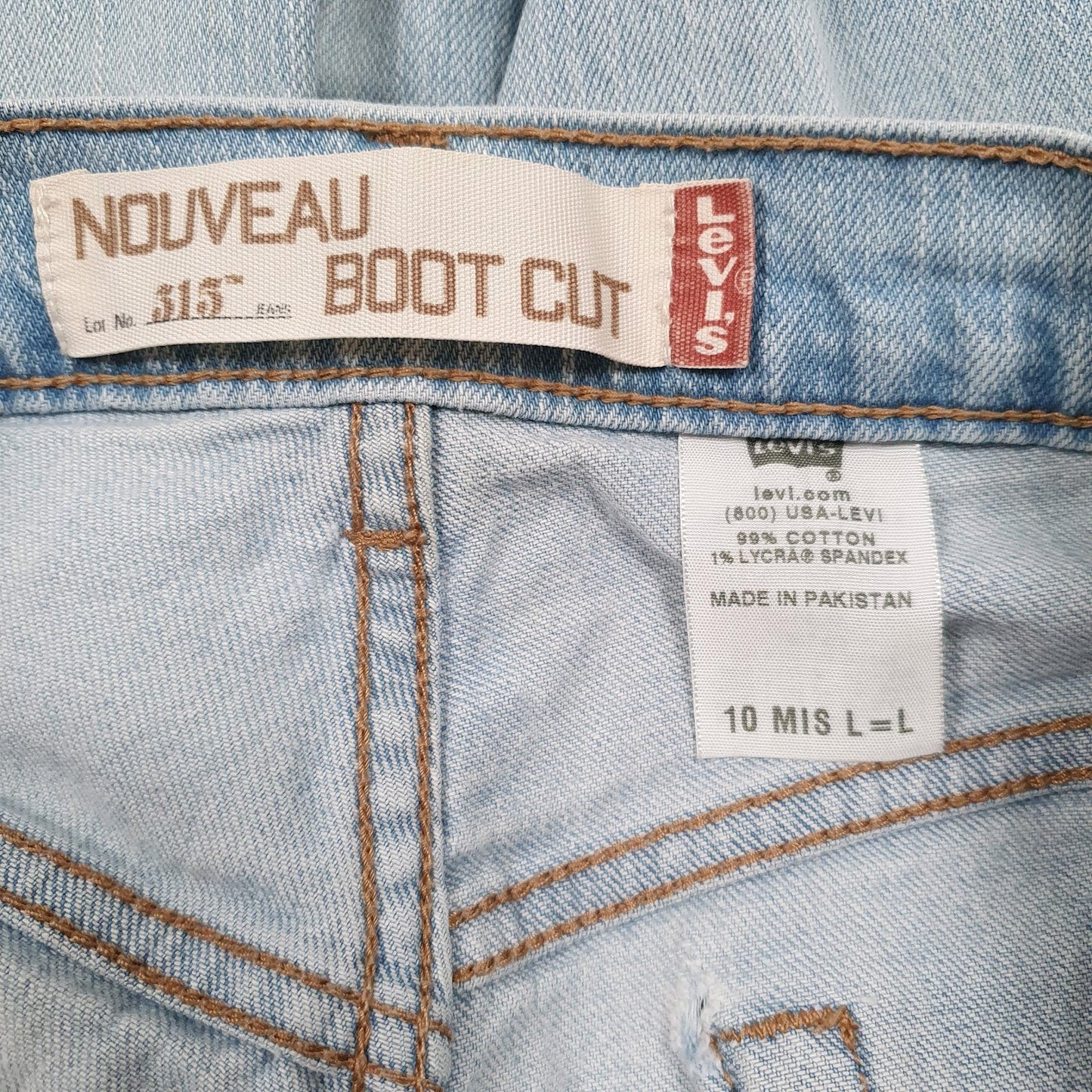 Womens Blue Levis   Jeans