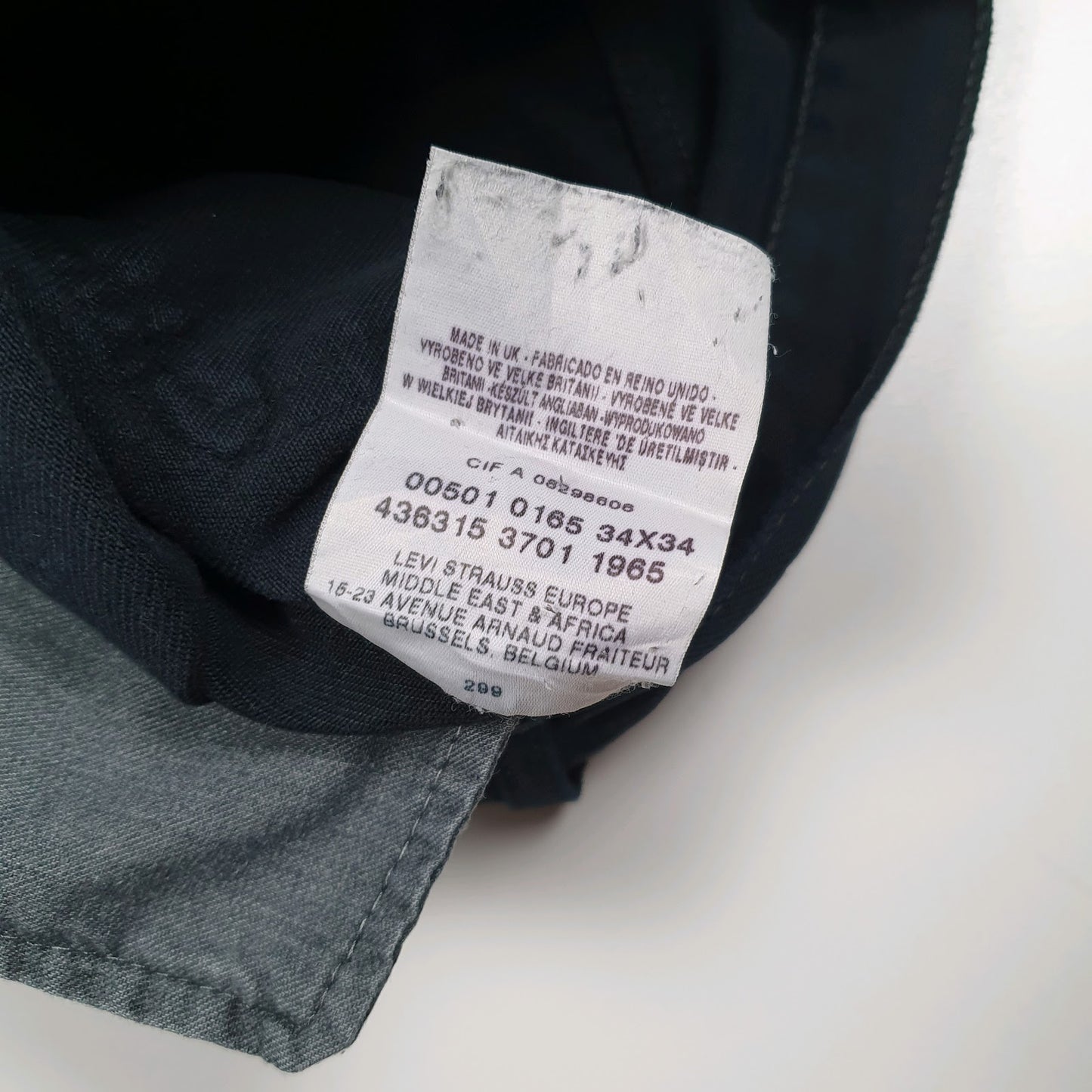 Mens Black Levis Vintage 2000s Crewneck Jeans