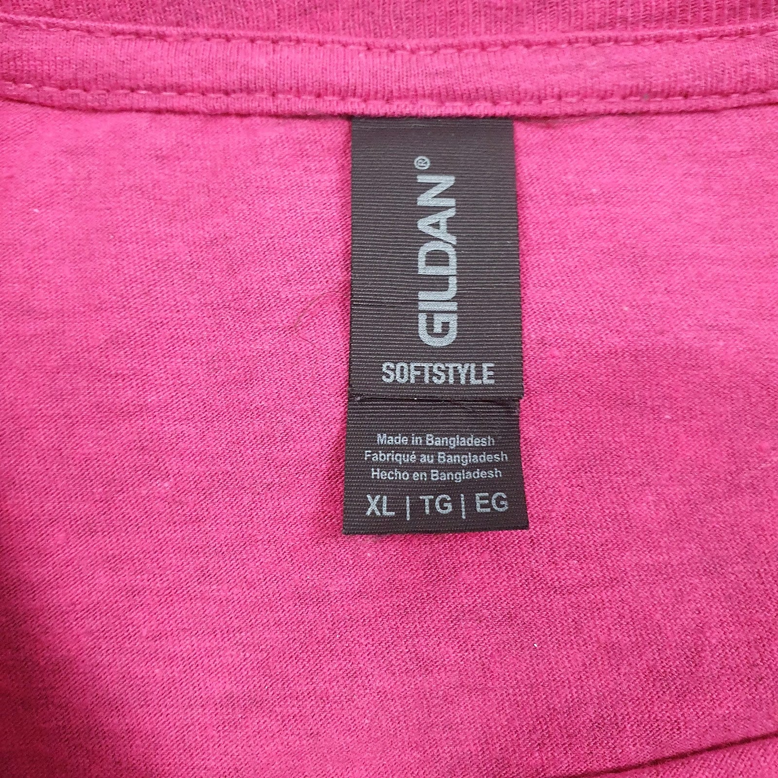 Mens Pink Gildan   T Shirt