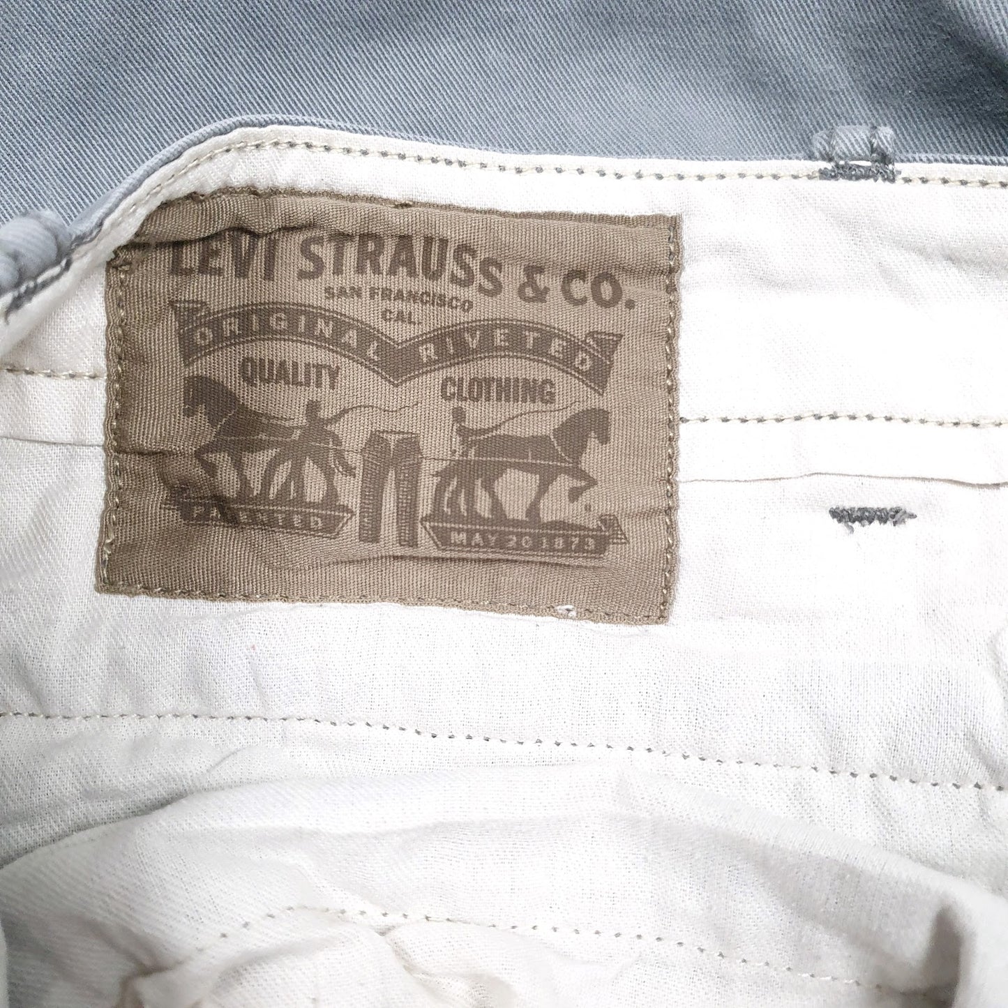 Mens Grey Levis   Shorts