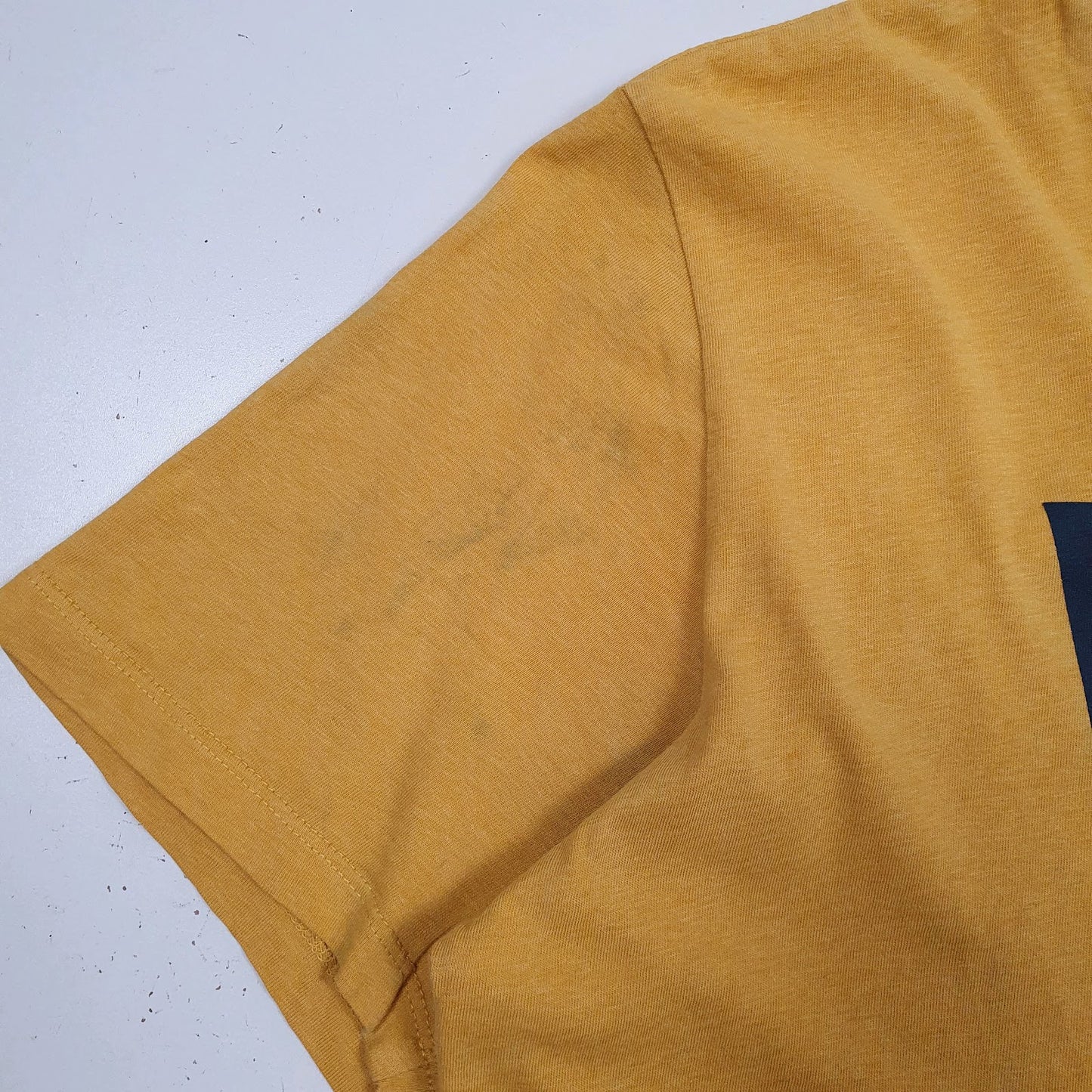 Mens Yellow Levis   T Shirt