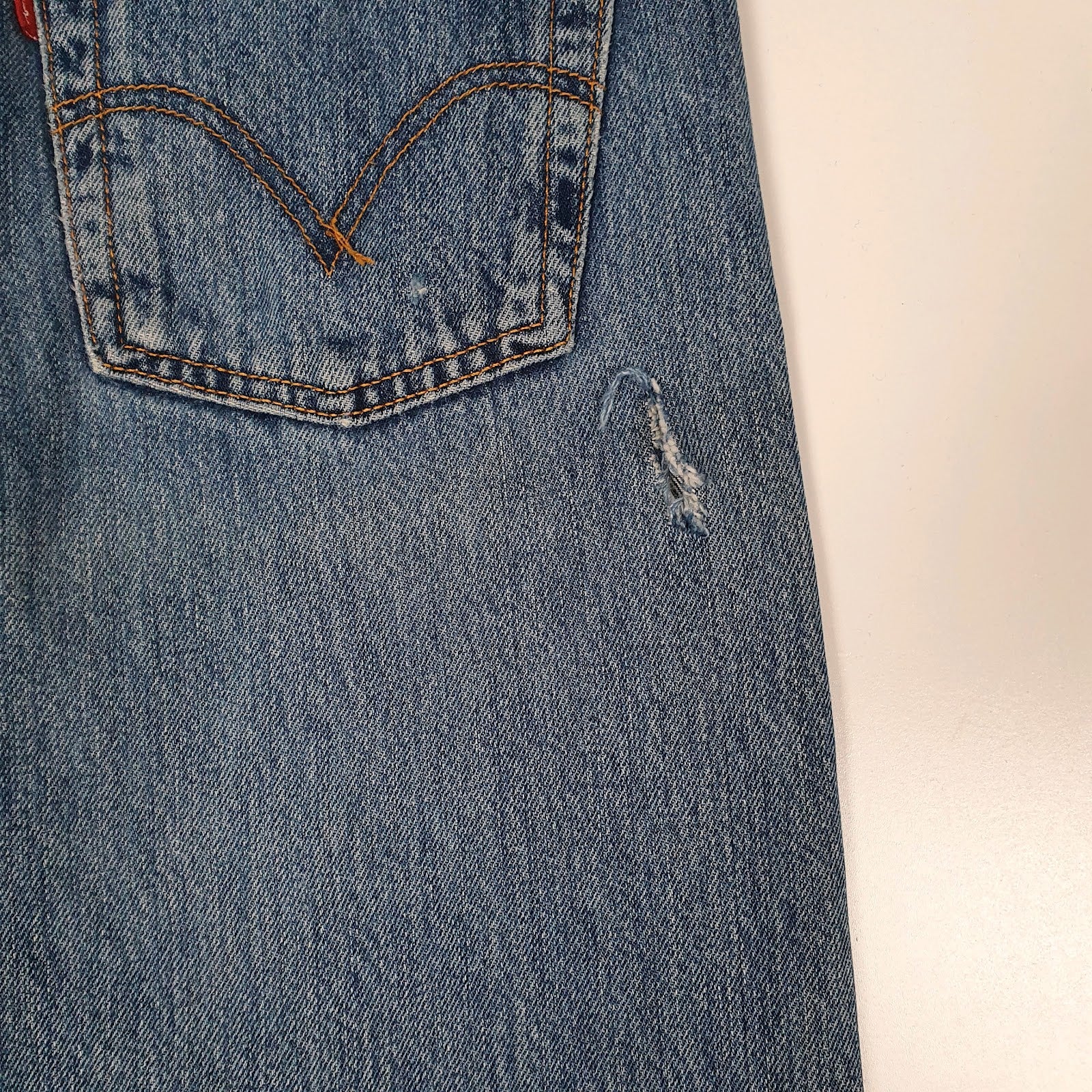 Mens Blue Levis Vintage 00s  Jeans