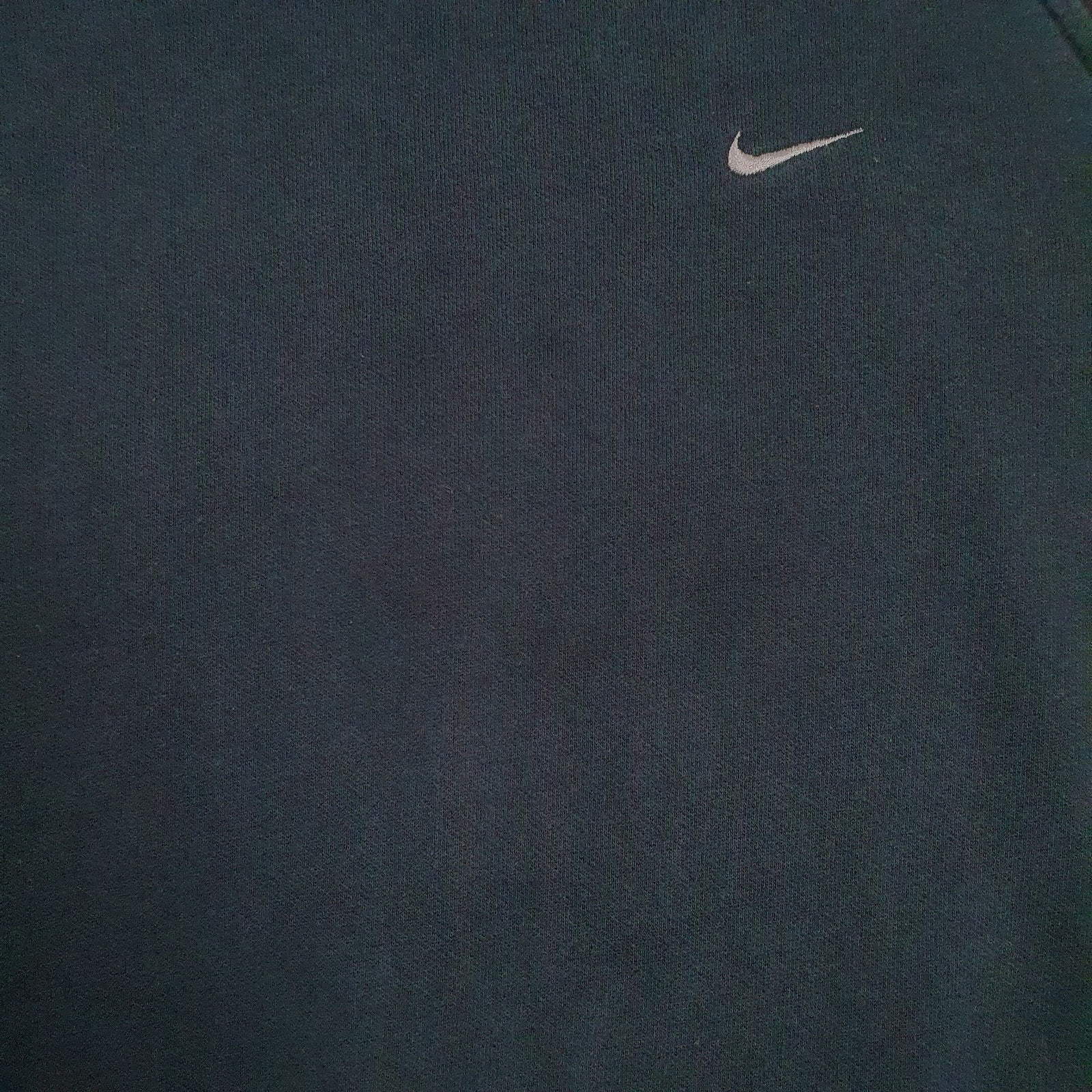 Mens Black Nike Vintage 00s Crewneck Jumper
