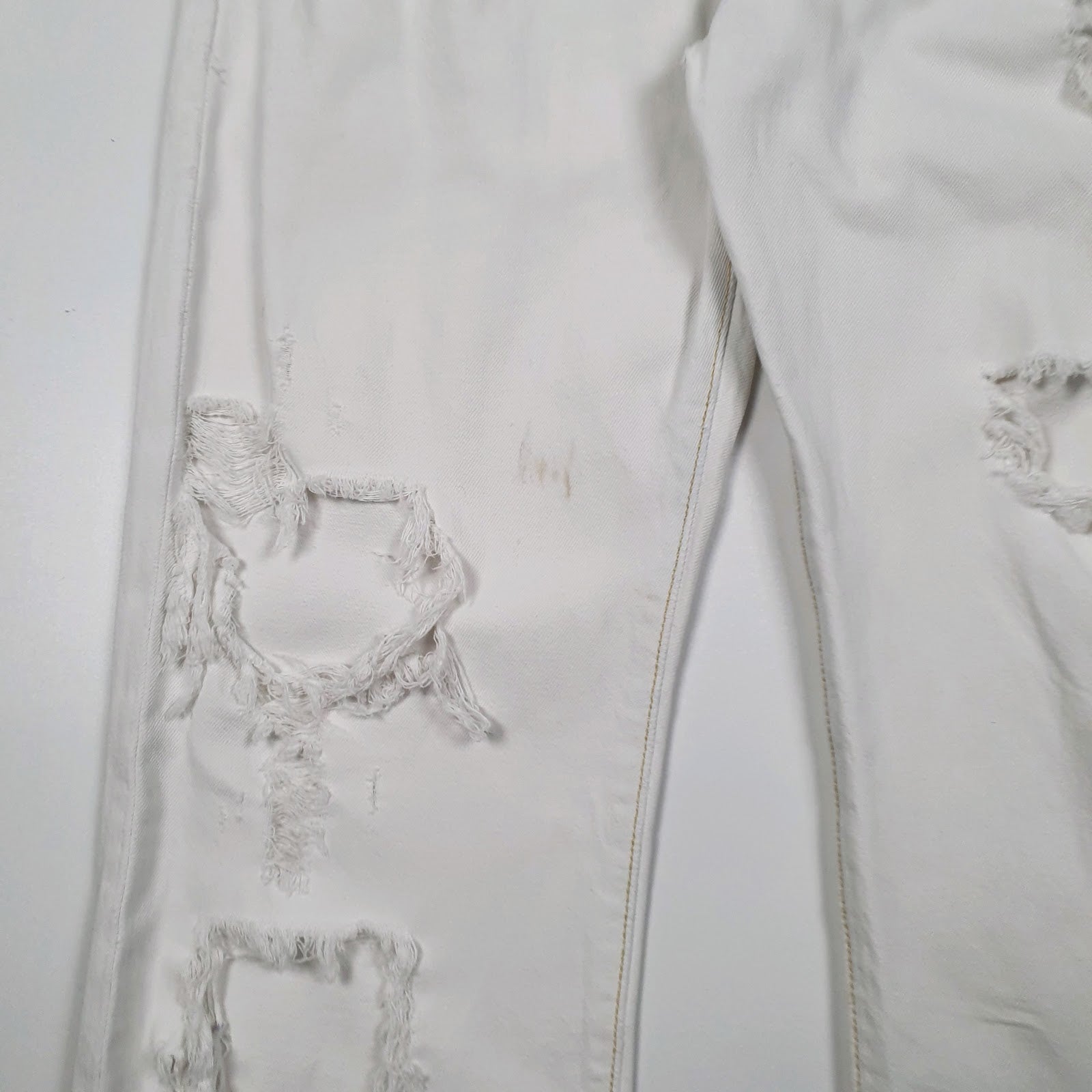 Mens White Levis Distressed  Jeans