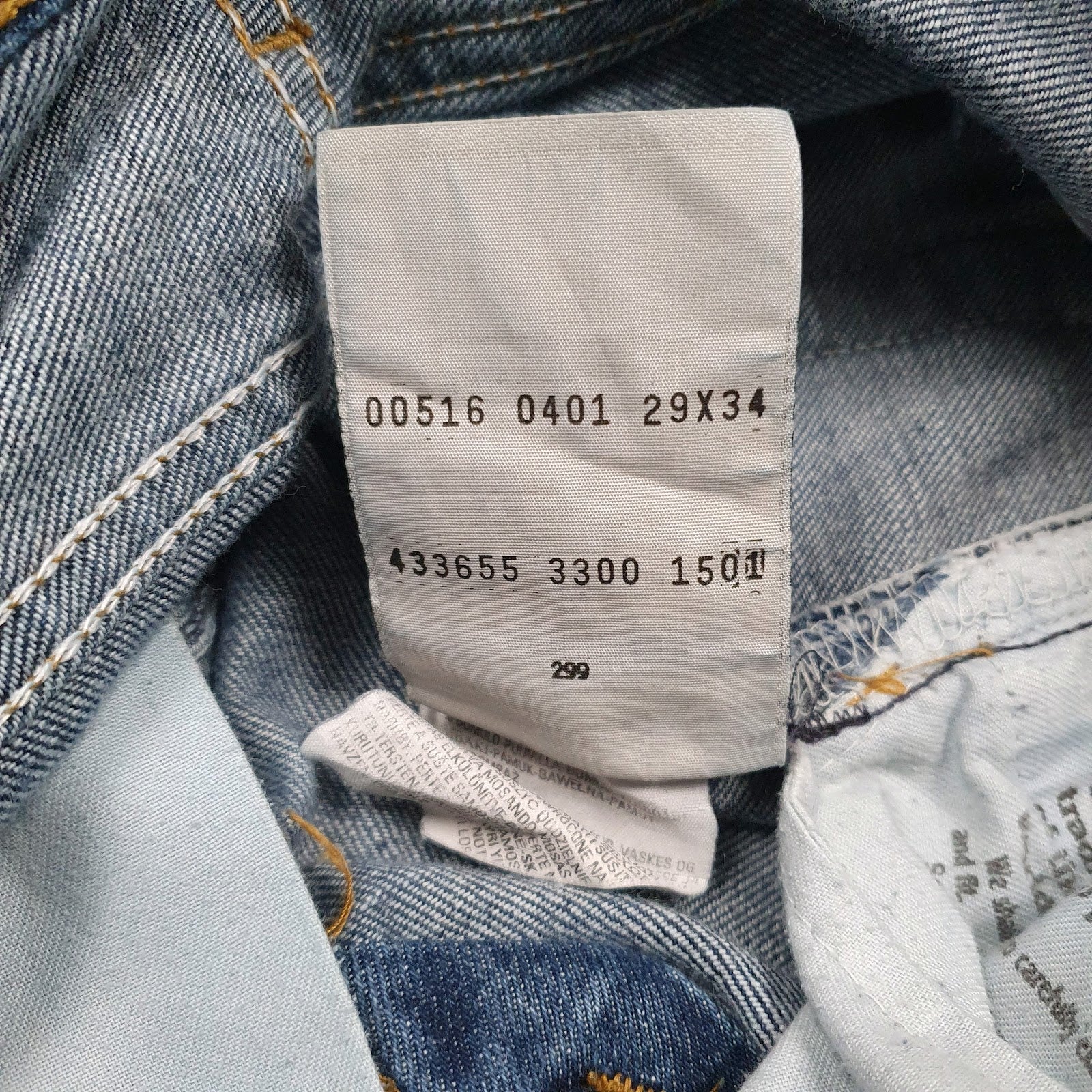 Mens Blue Levis Vintage 00s  Jeans