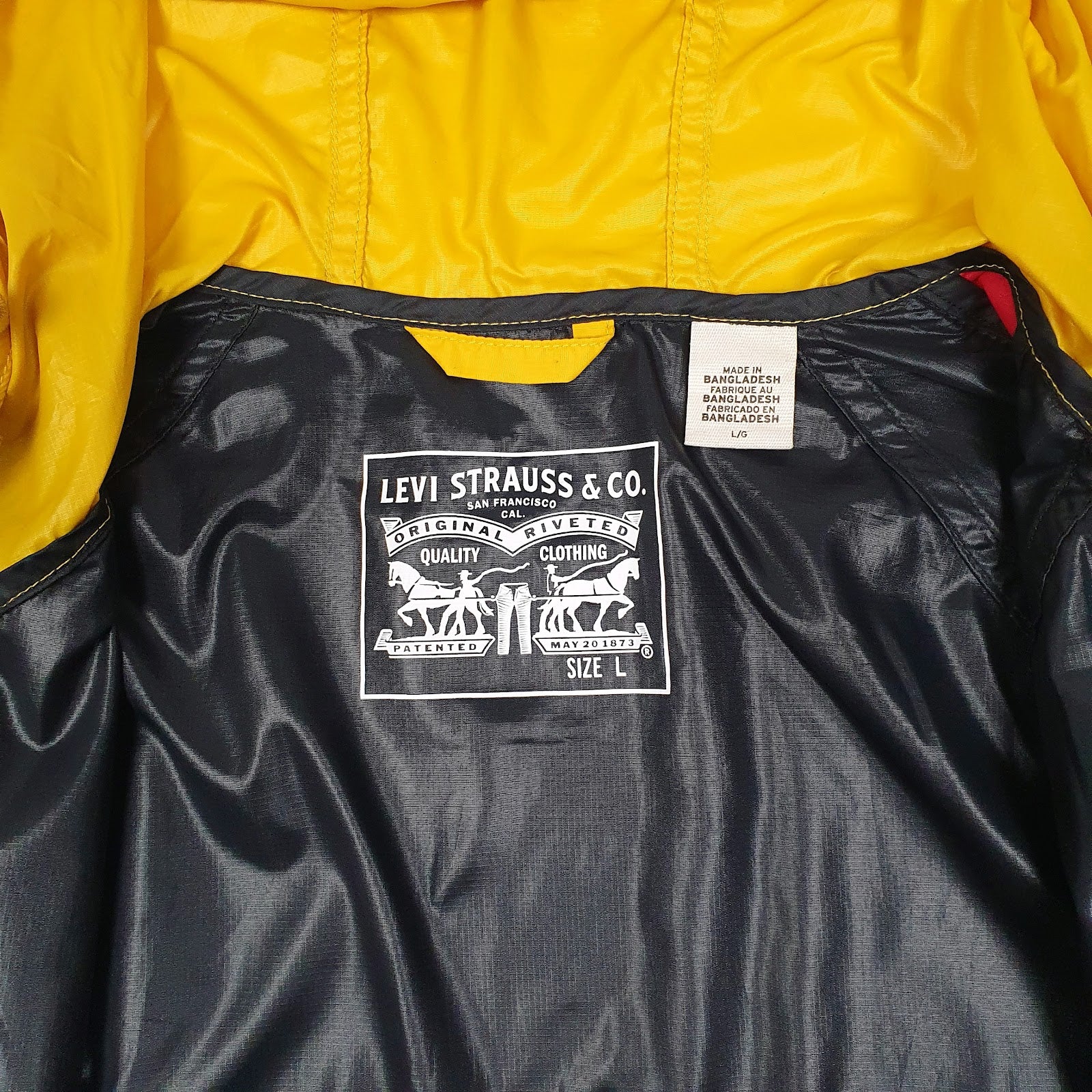 Mens Black Levis   Coat