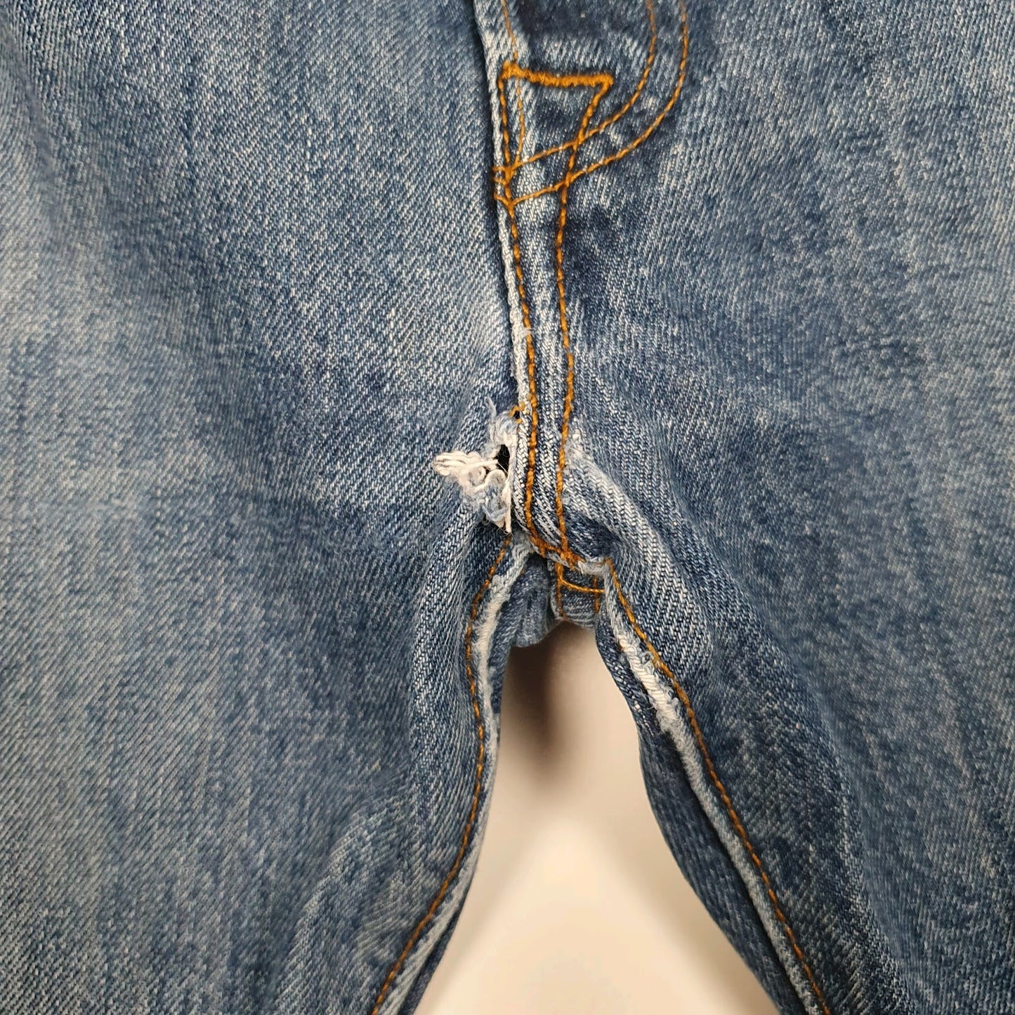 Mens Blue Levis   Jeans