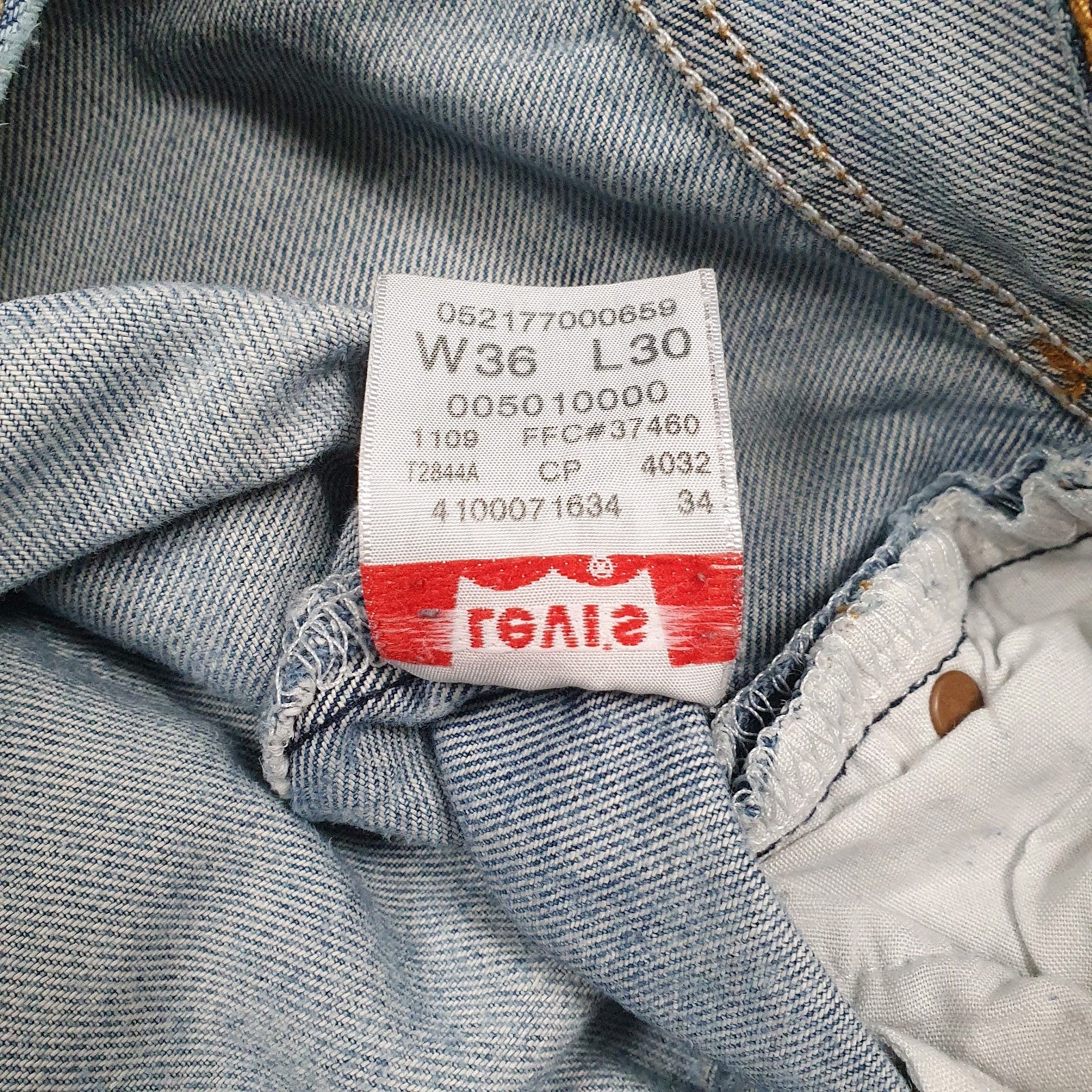 Mens Blue Levis Distressed  Jeans