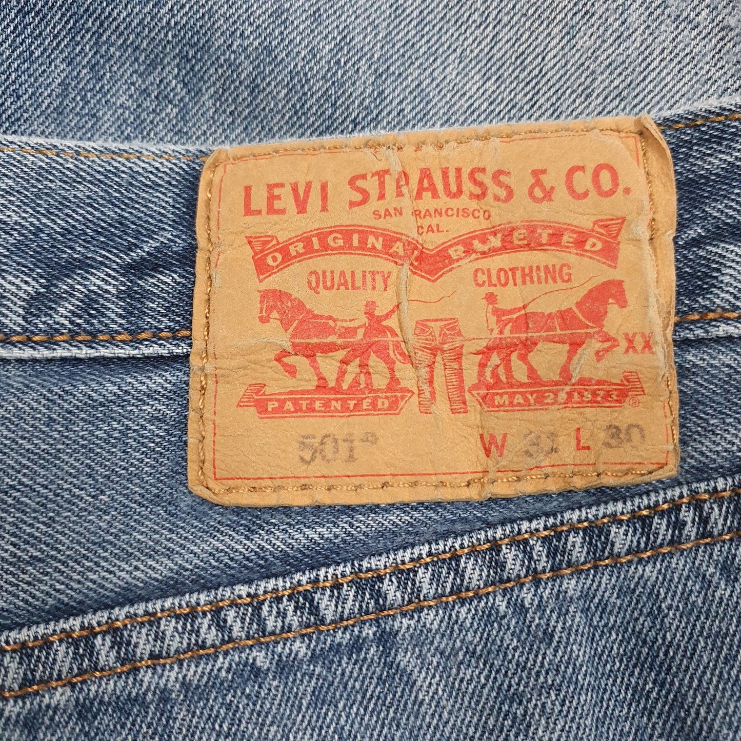 Mens Blue Levis Distressed  Jeans