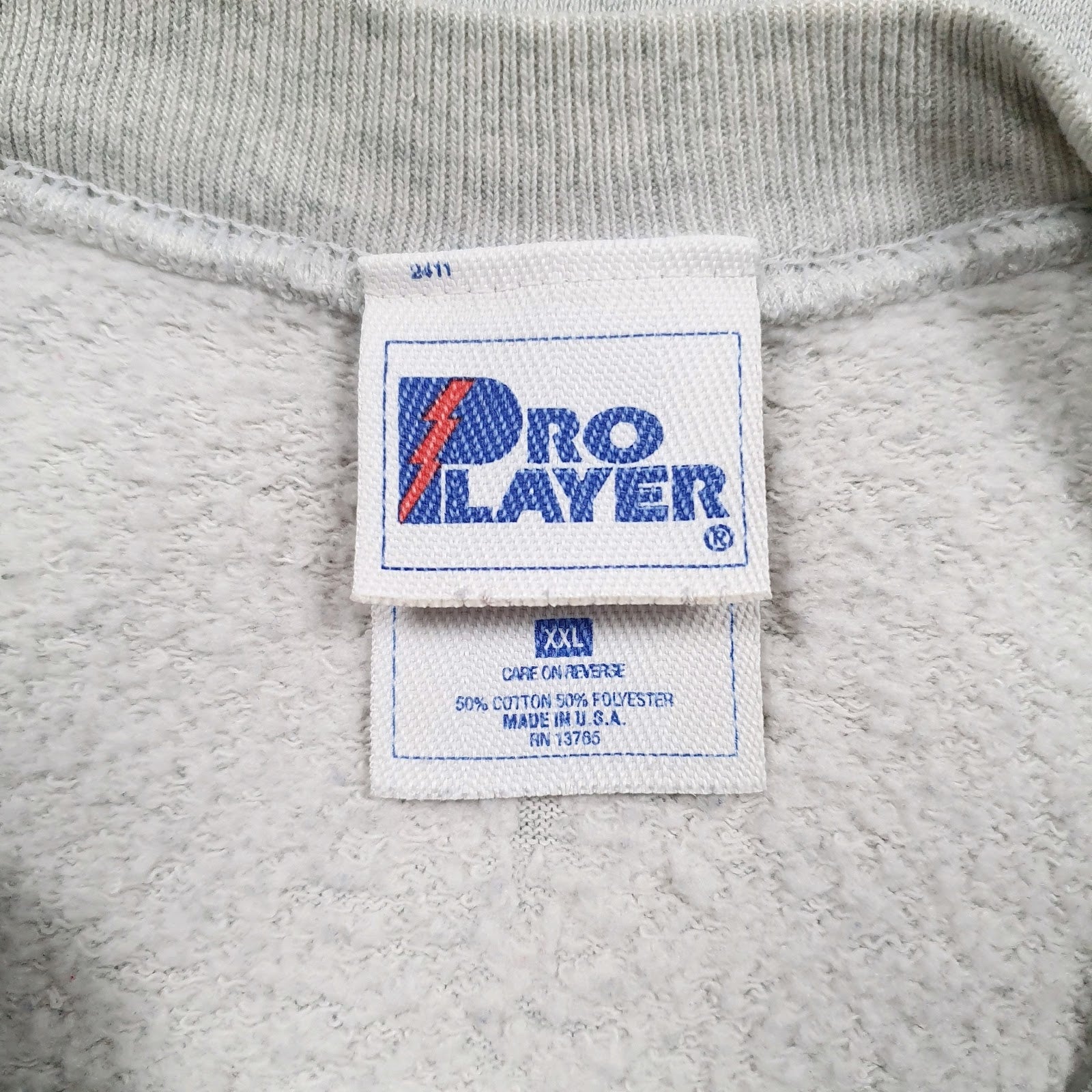 Mens Grey Pro Player Vintage 90s NFL Oakland Raiders Crewneck Jumper