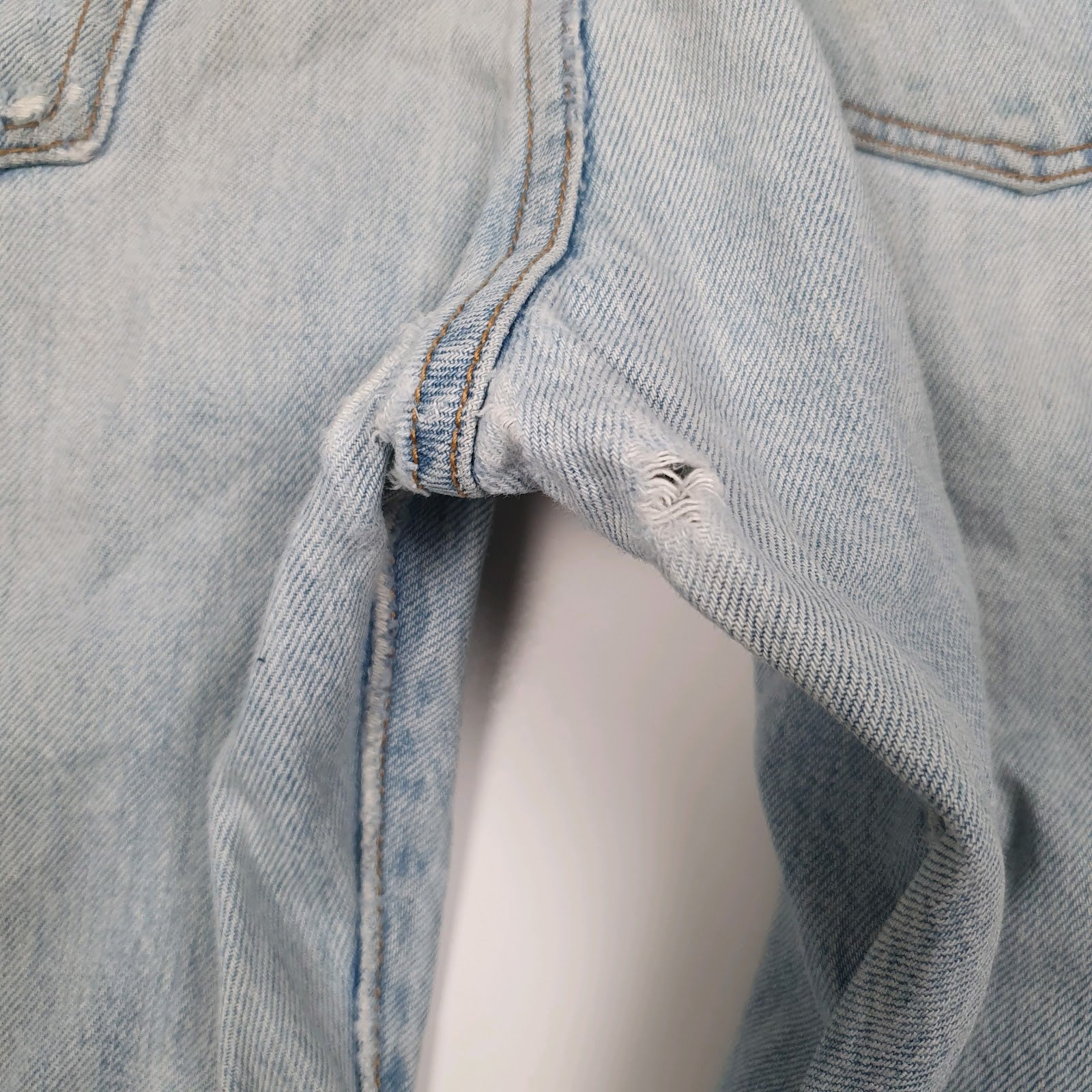 Womens Blue Levis   Jeans
