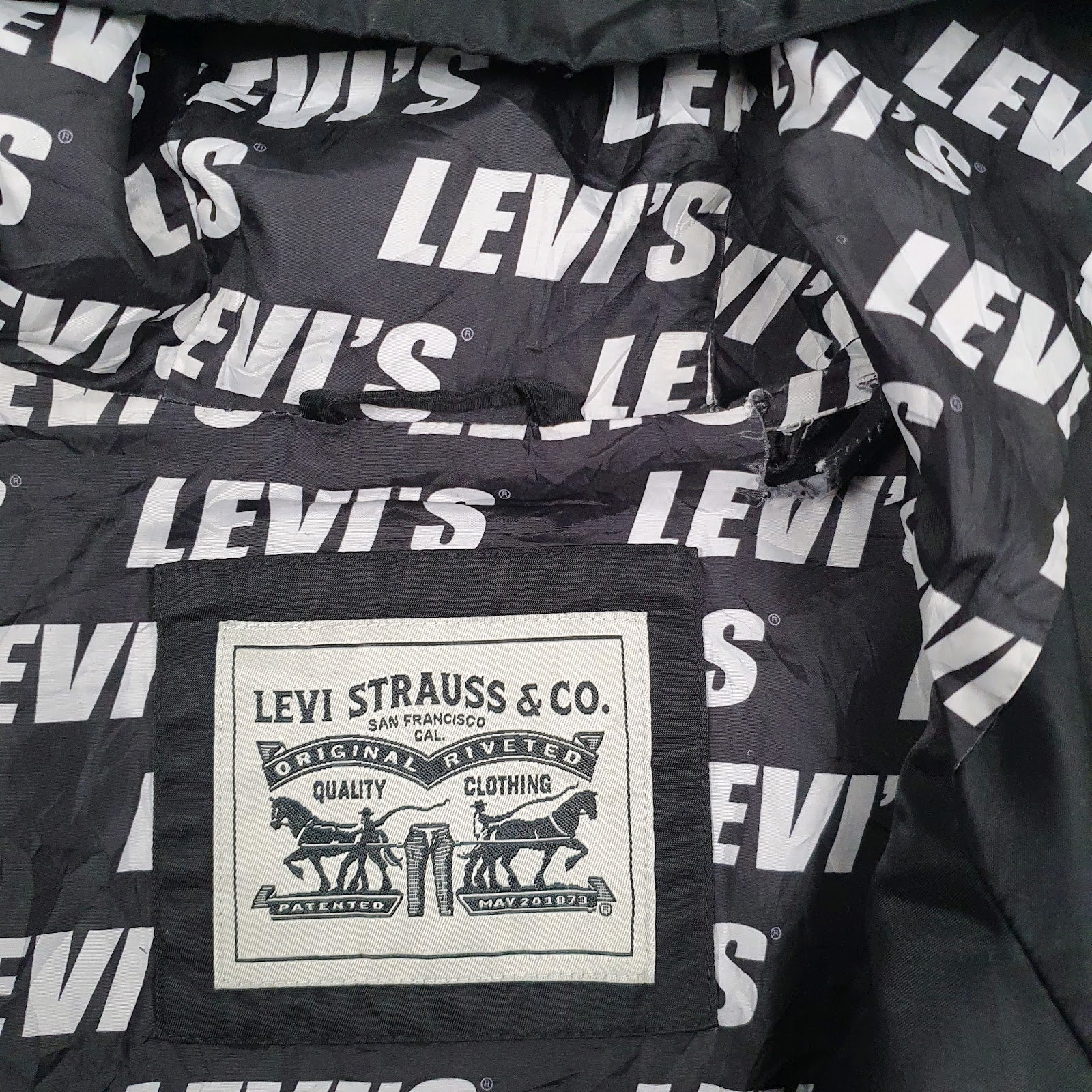 Mens Black Levis   Coat