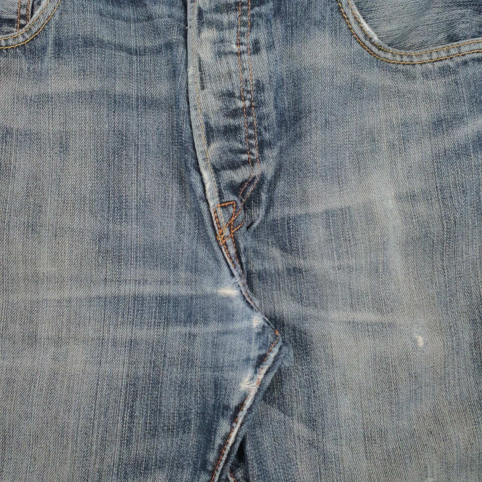 Mens Blue Levis Distressed  Jeans