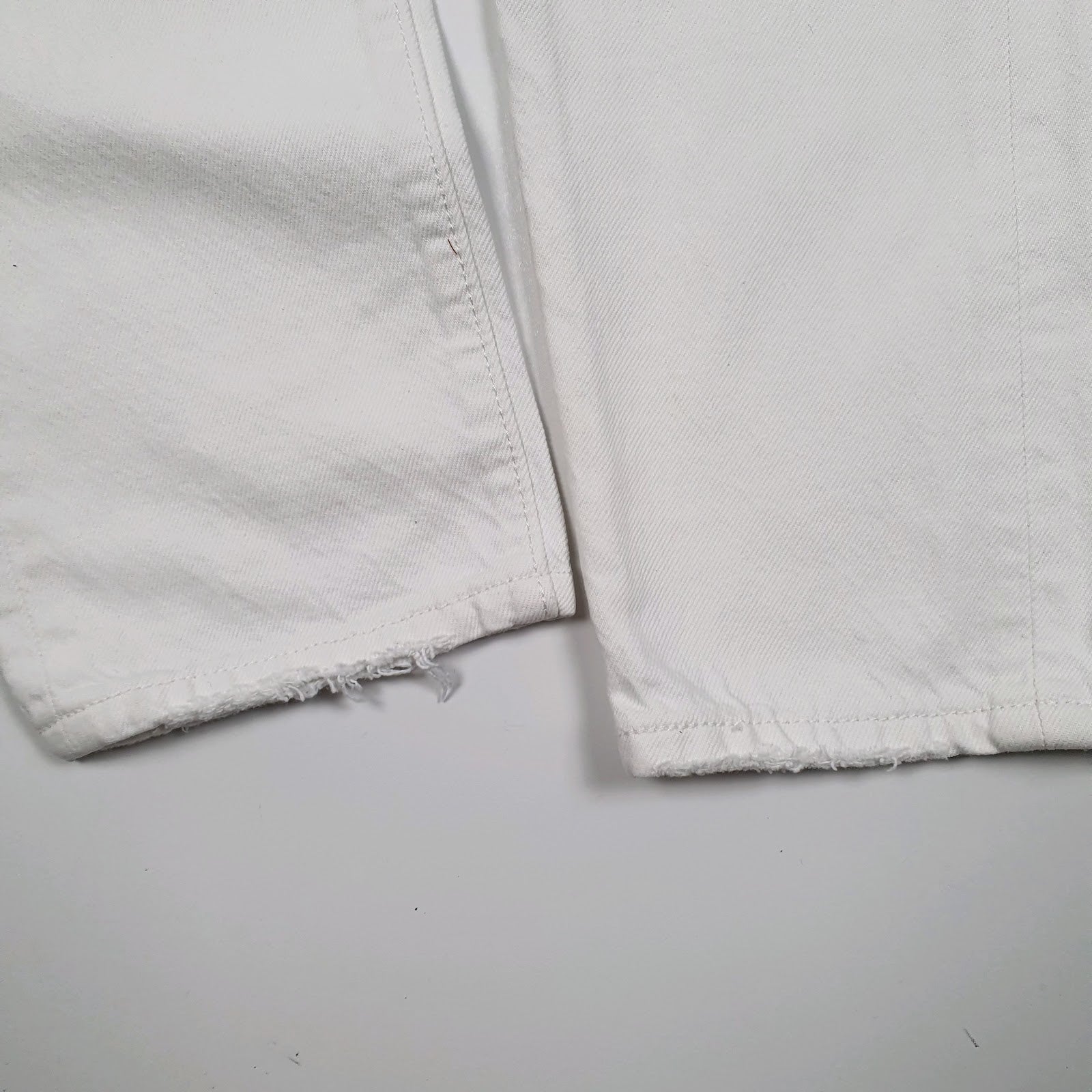 Mens White Levis Tapered Distressed  Jeans