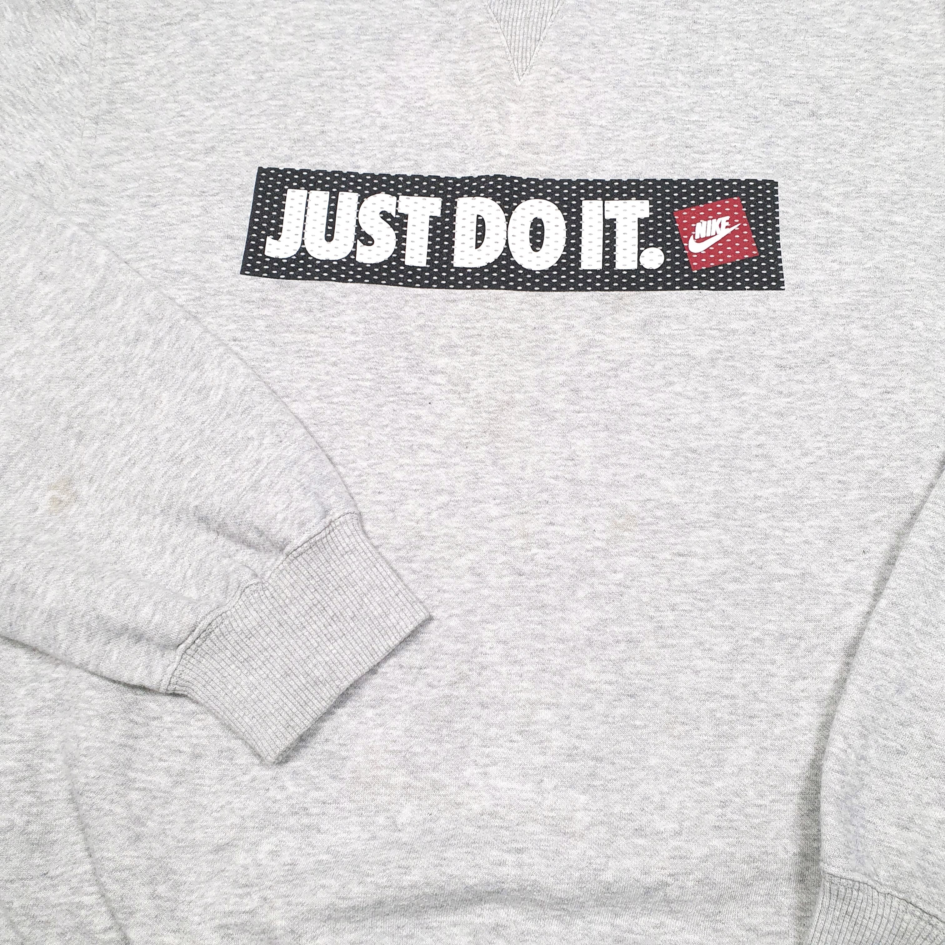 grey nike spellout sweatshirt