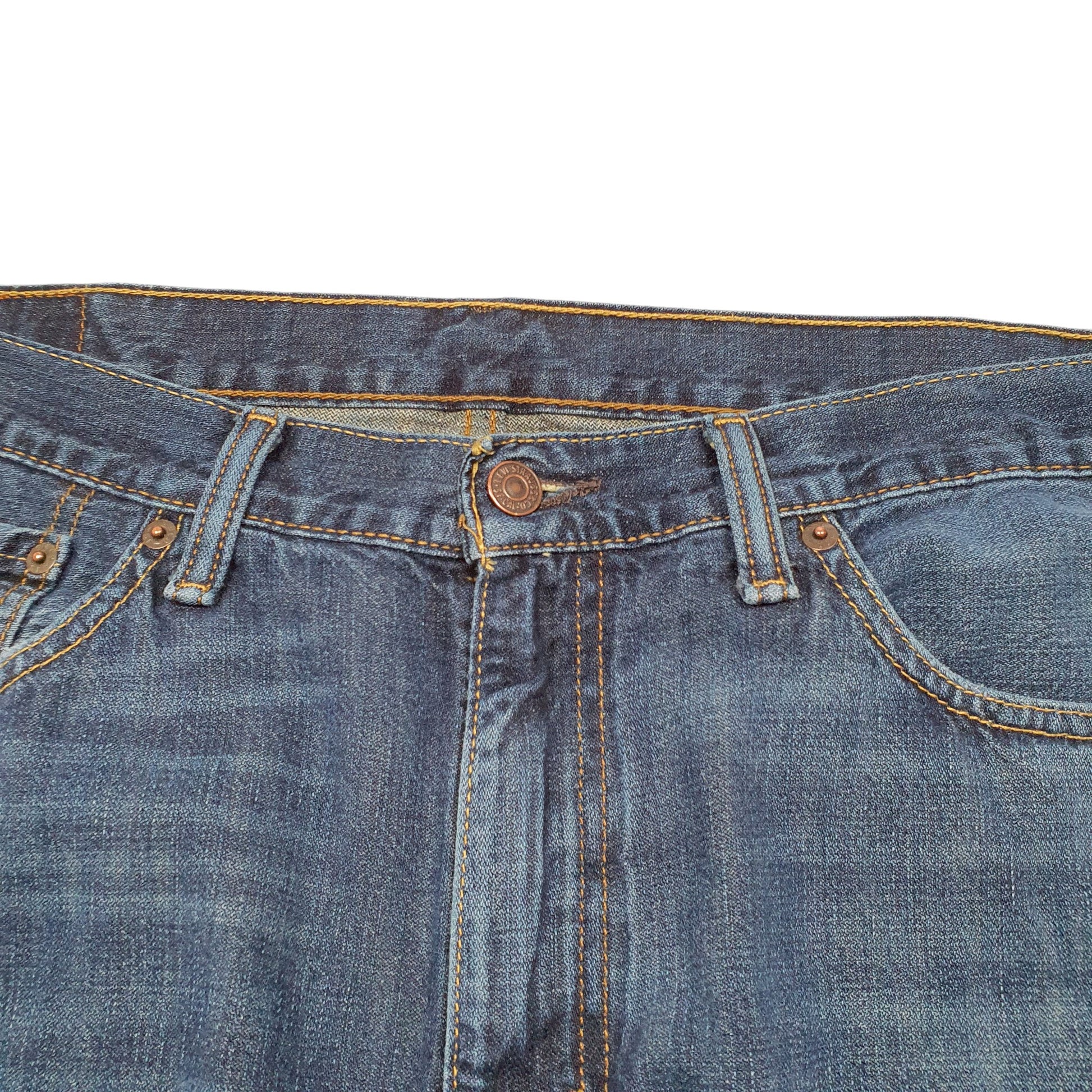 Mens Blue Levis Small wear hole developing on right knee area 514 JeansW36 L26