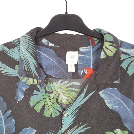 Mens Black H&M Hawaiian Parrots Tropical Short Sleeve Shirt