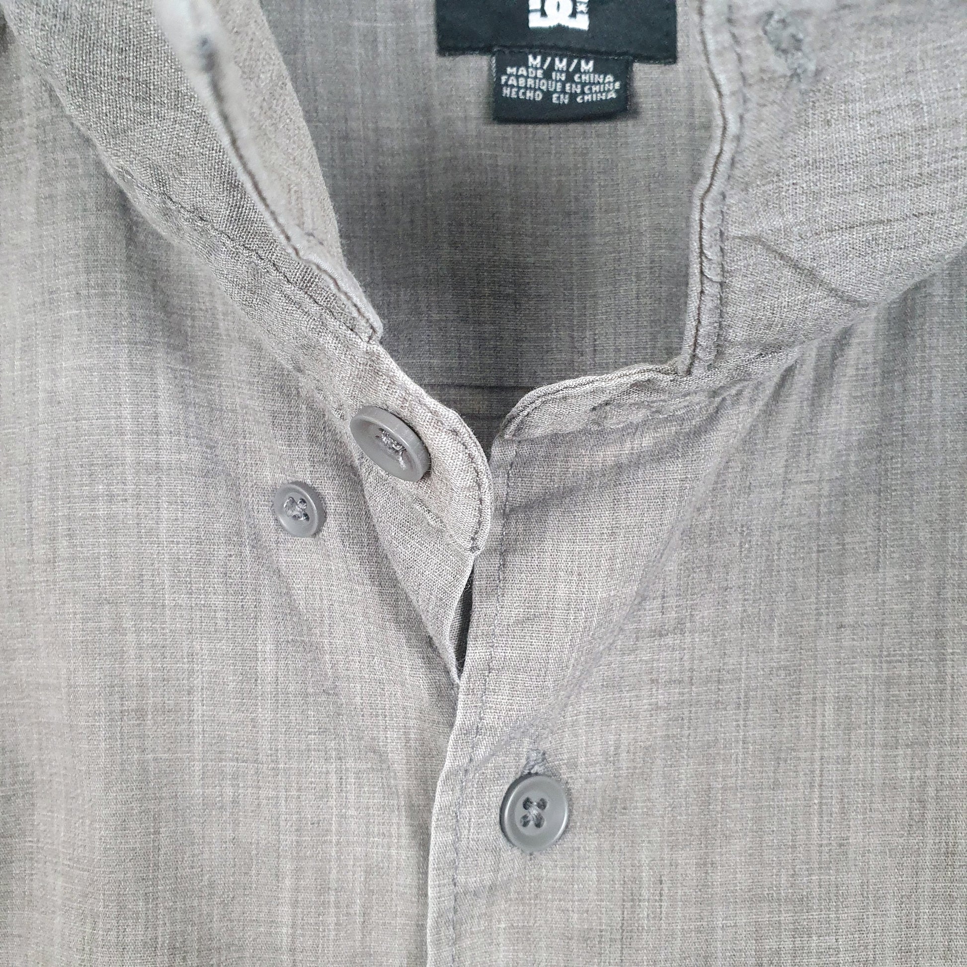 Mens Grey DC Shoe co Skateboarding Short Sleeve Shirt