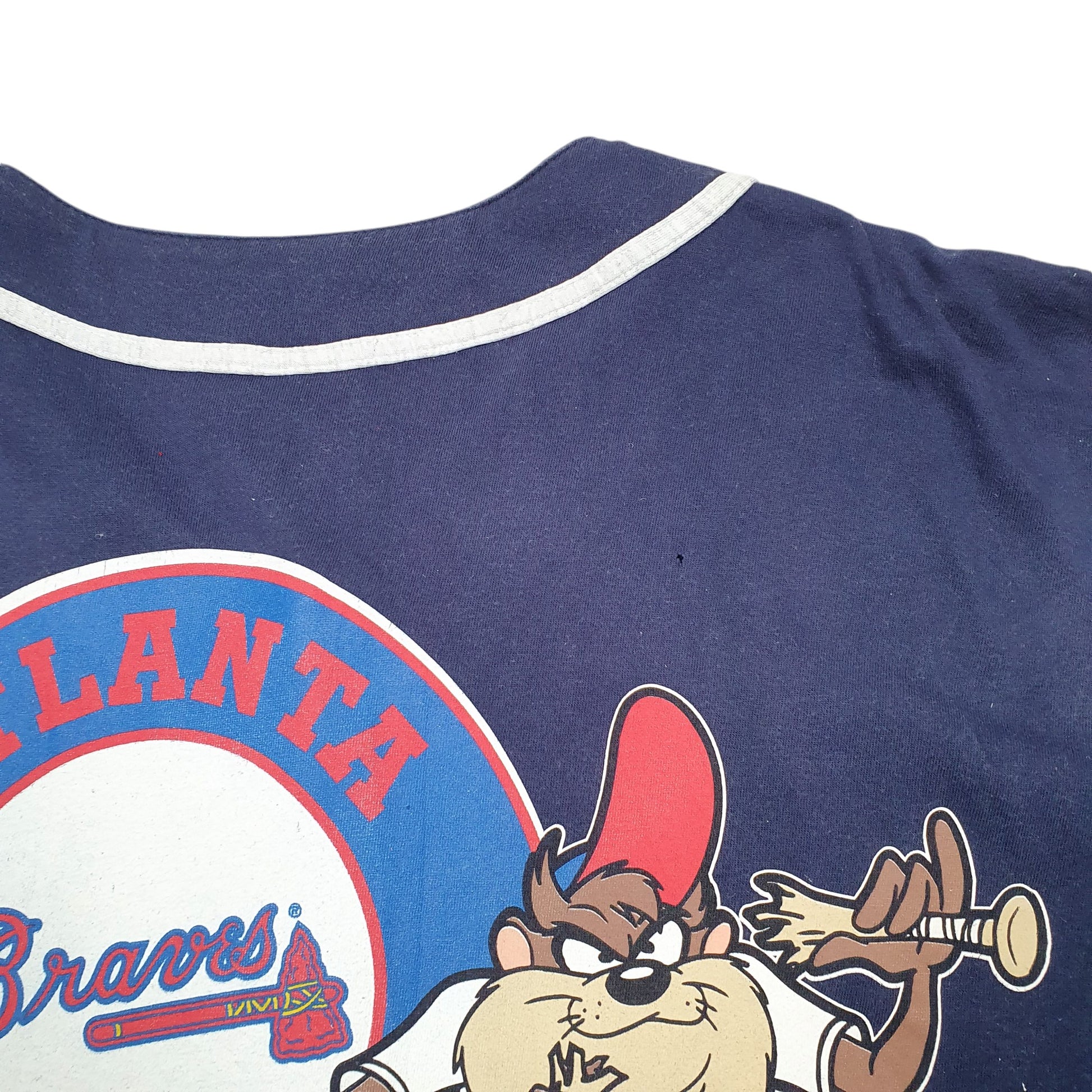 Mens Navy Sun 90s 1996 MLB Baseball Jersey Atlanta Braves Looney Toons Bugs Bunny Vintage Short Sleeve T Shirt