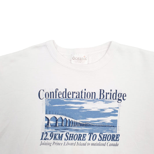 Mens White Oceanic Confederation Bridge Spellout Vintage 1990s Crewneck Jumper