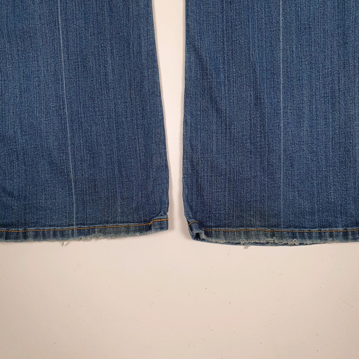 Womens Blue Levis Vintage 00s  Jeans