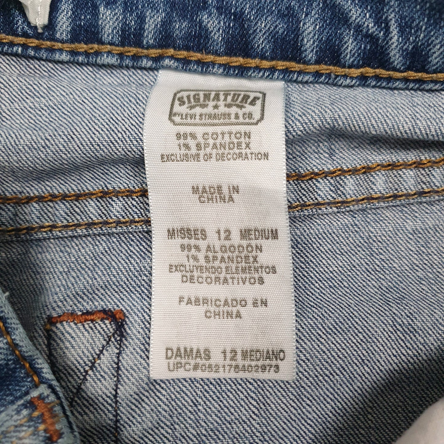 Womens Blue Levis   Jeans