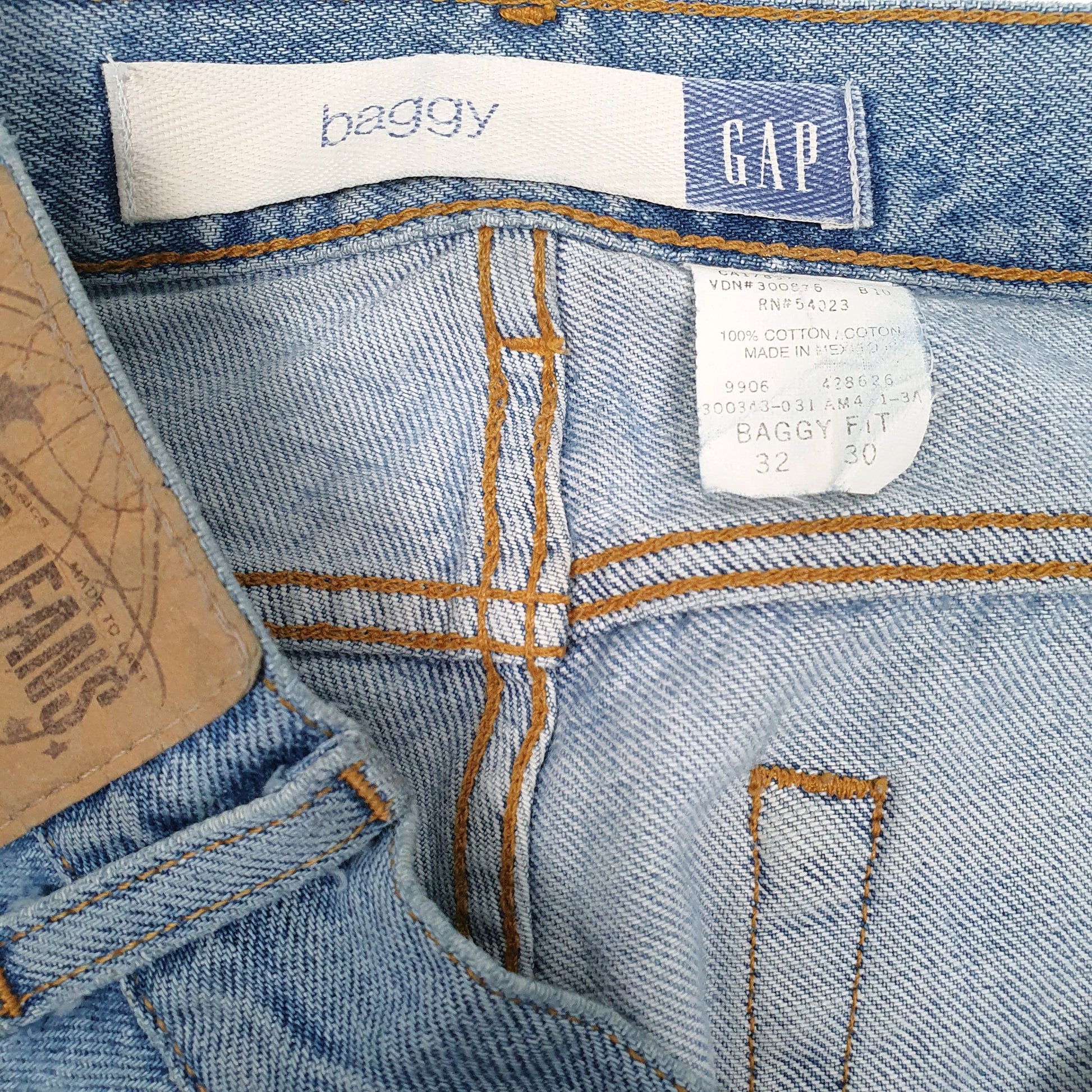 Mens Blue Gap Vintage 90s  Jeans