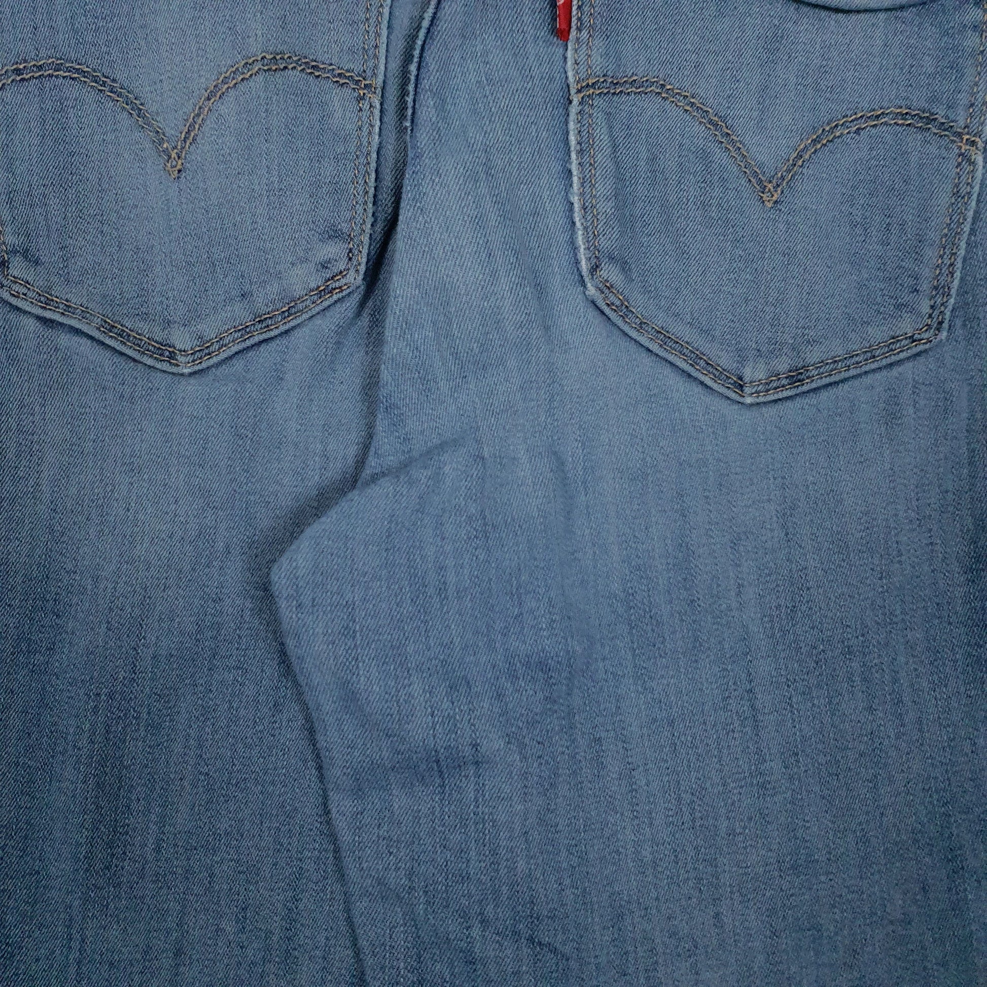 Womens Blue Levis   Jeans
