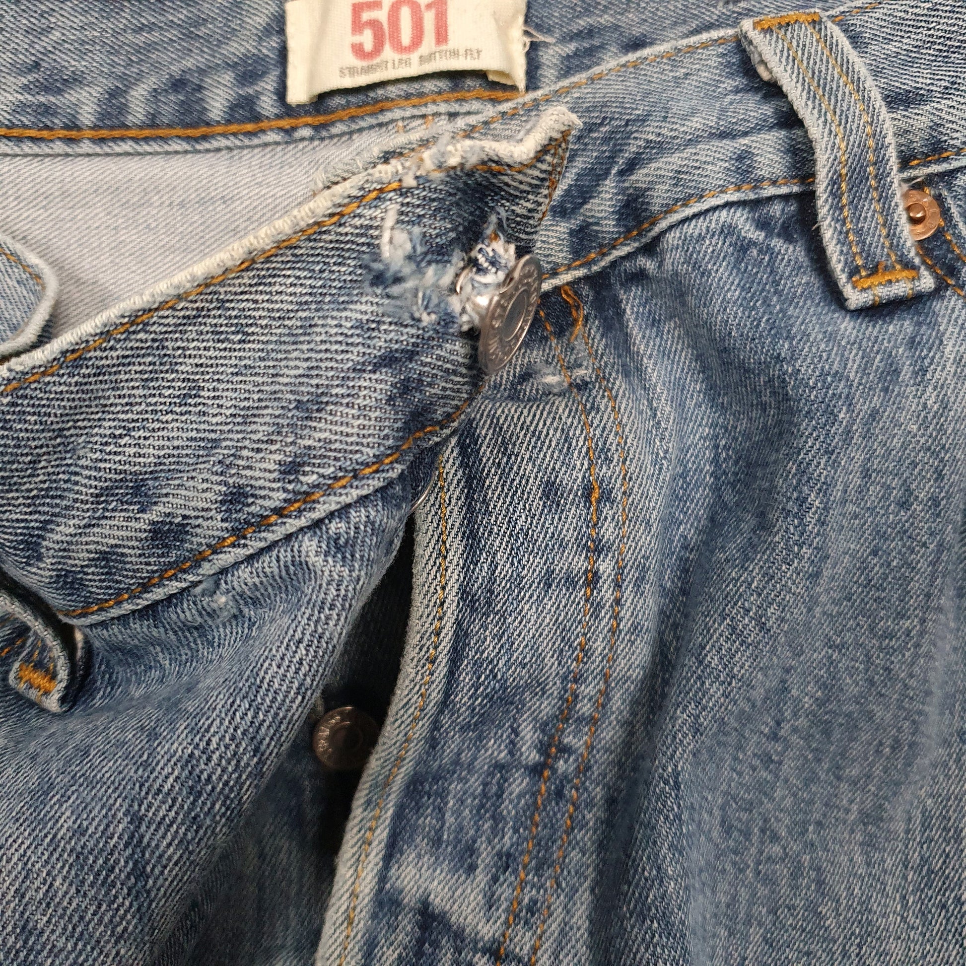 Mens Blue Levis Vintage 00s  Jeans