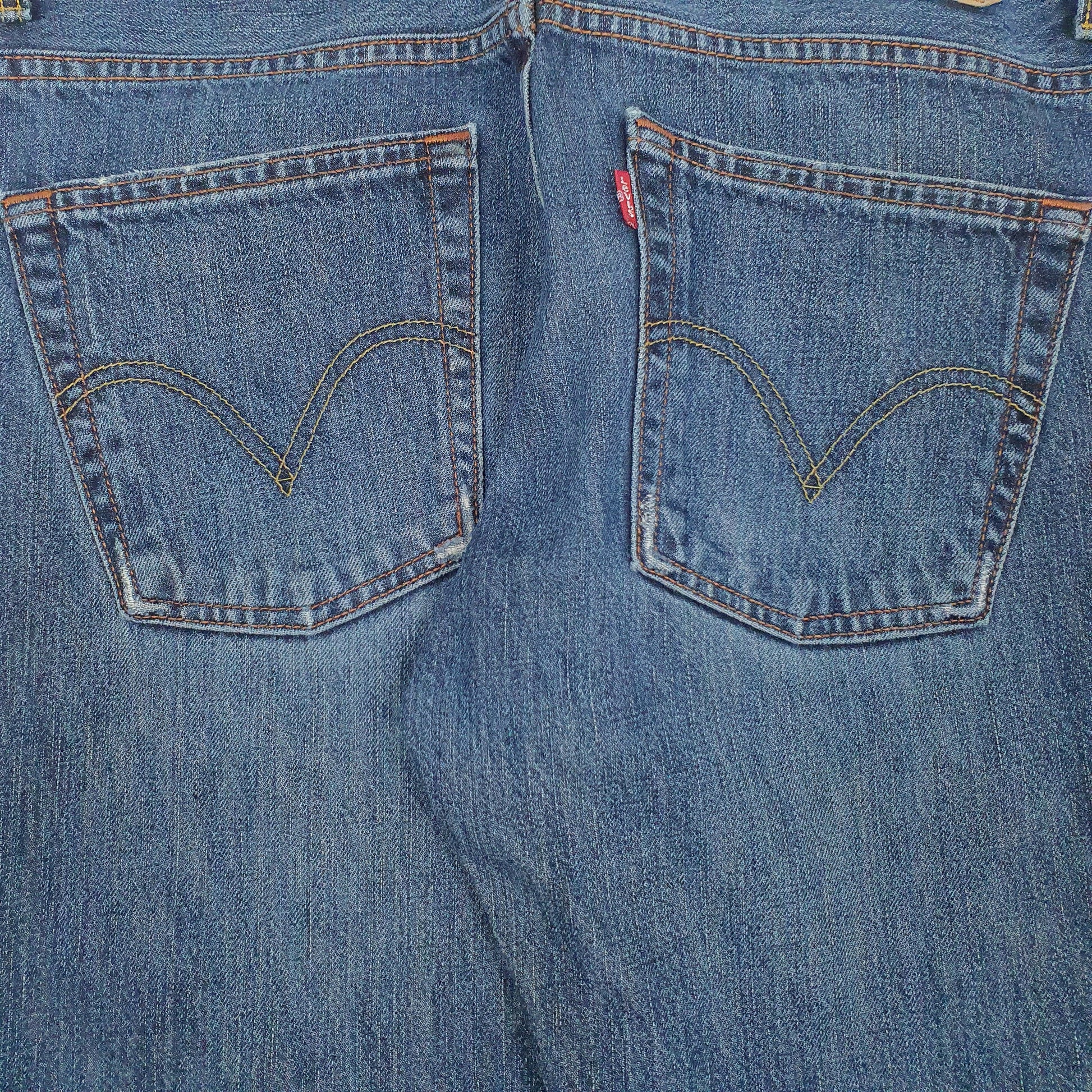 Mens Blue Levis  Crewneck Jeans