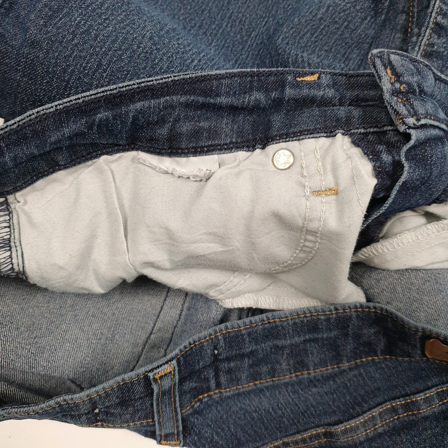 Womens Blue Levis   Jeans