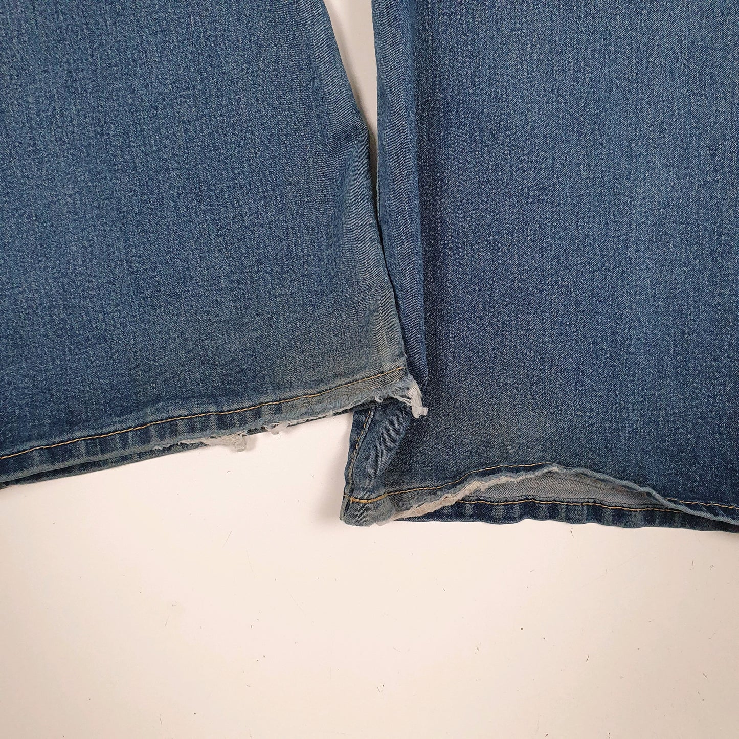 Womens Blue Levis   Jeans