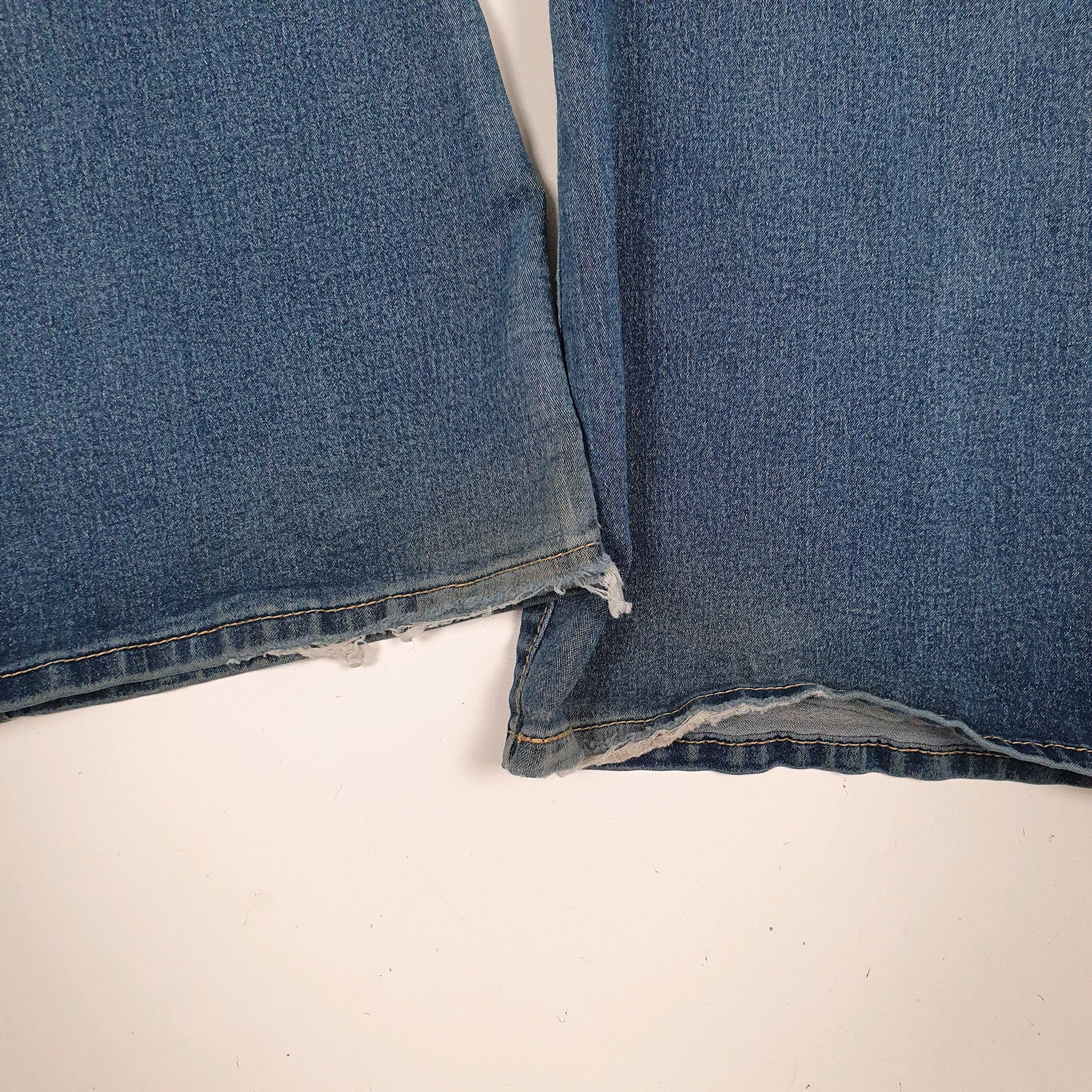 Womens Blue Levis   Jeans