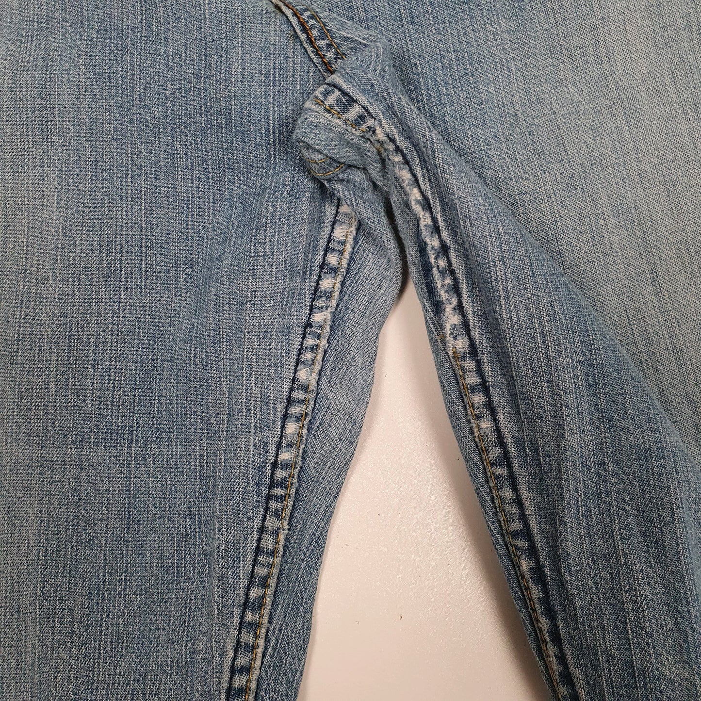 Womens Blue Levis Mid Rise  Jeans