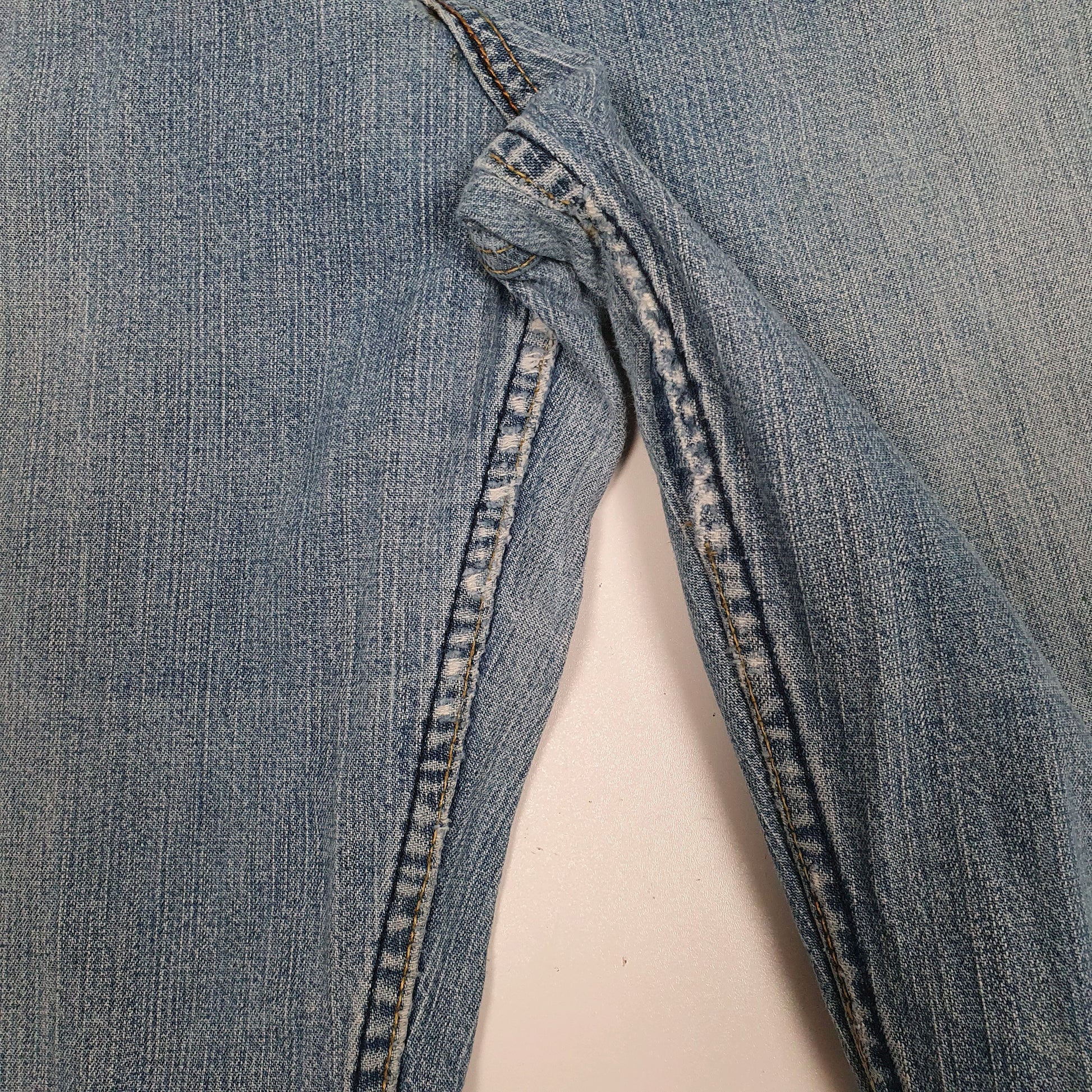 Womens Blue Levis Mid Rise  Jeans