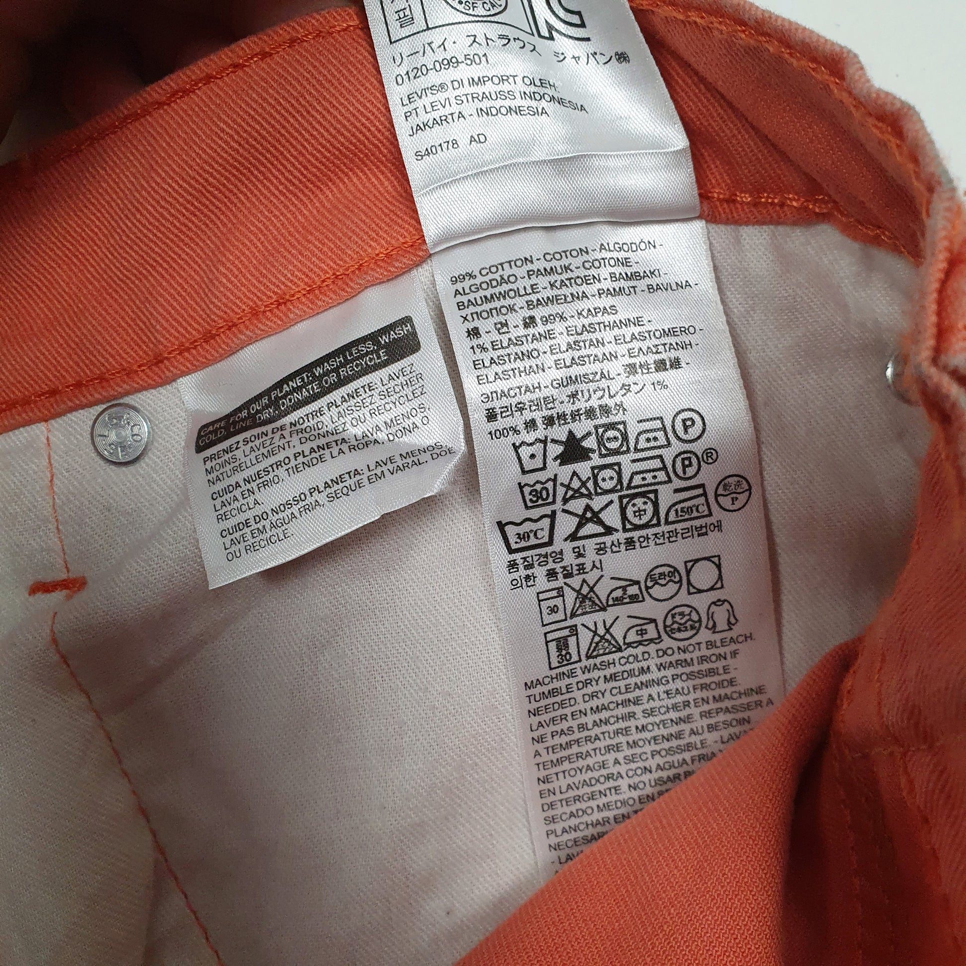 Mens Orange Levis   Shorts