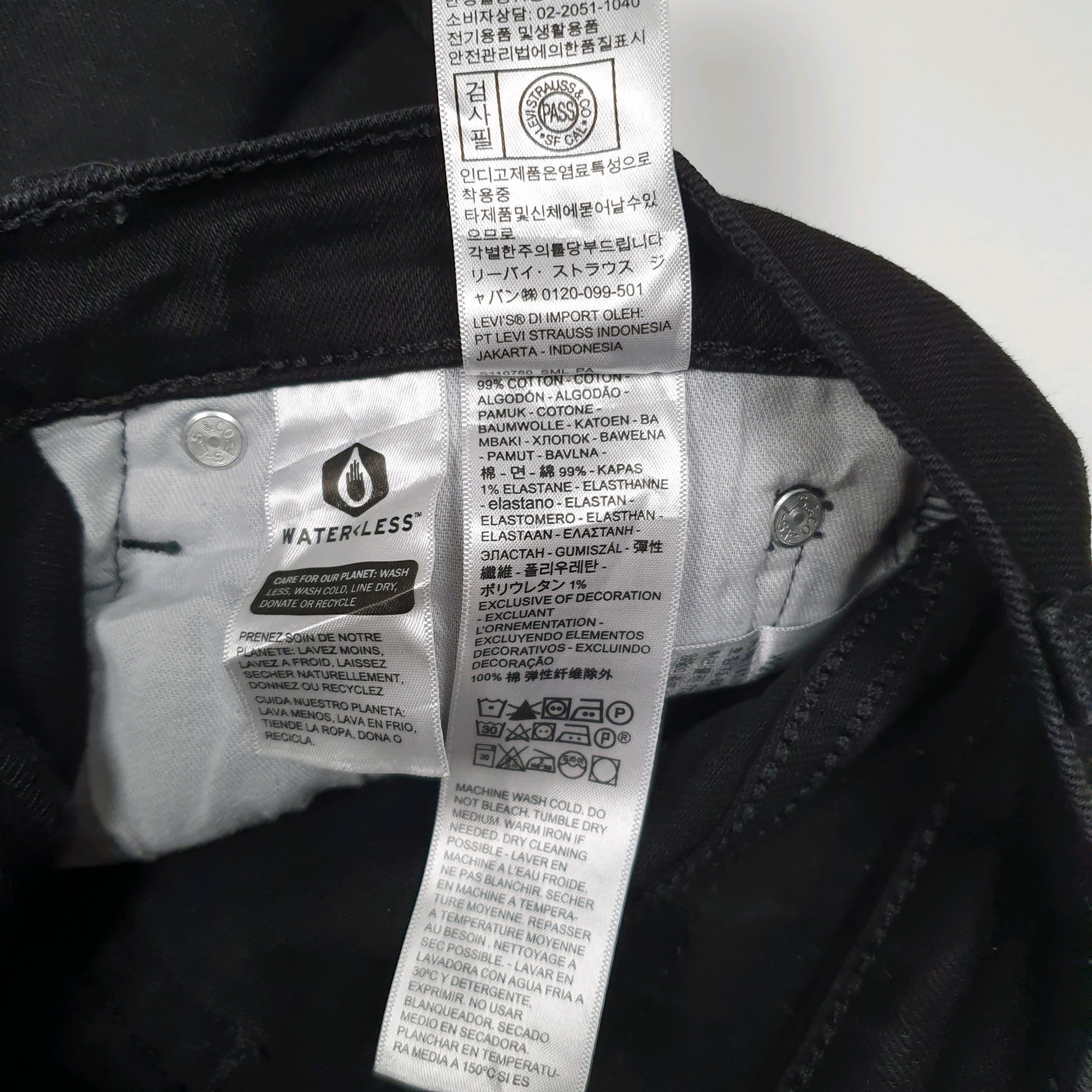 Mens Black Levis  Crewneck Jeans