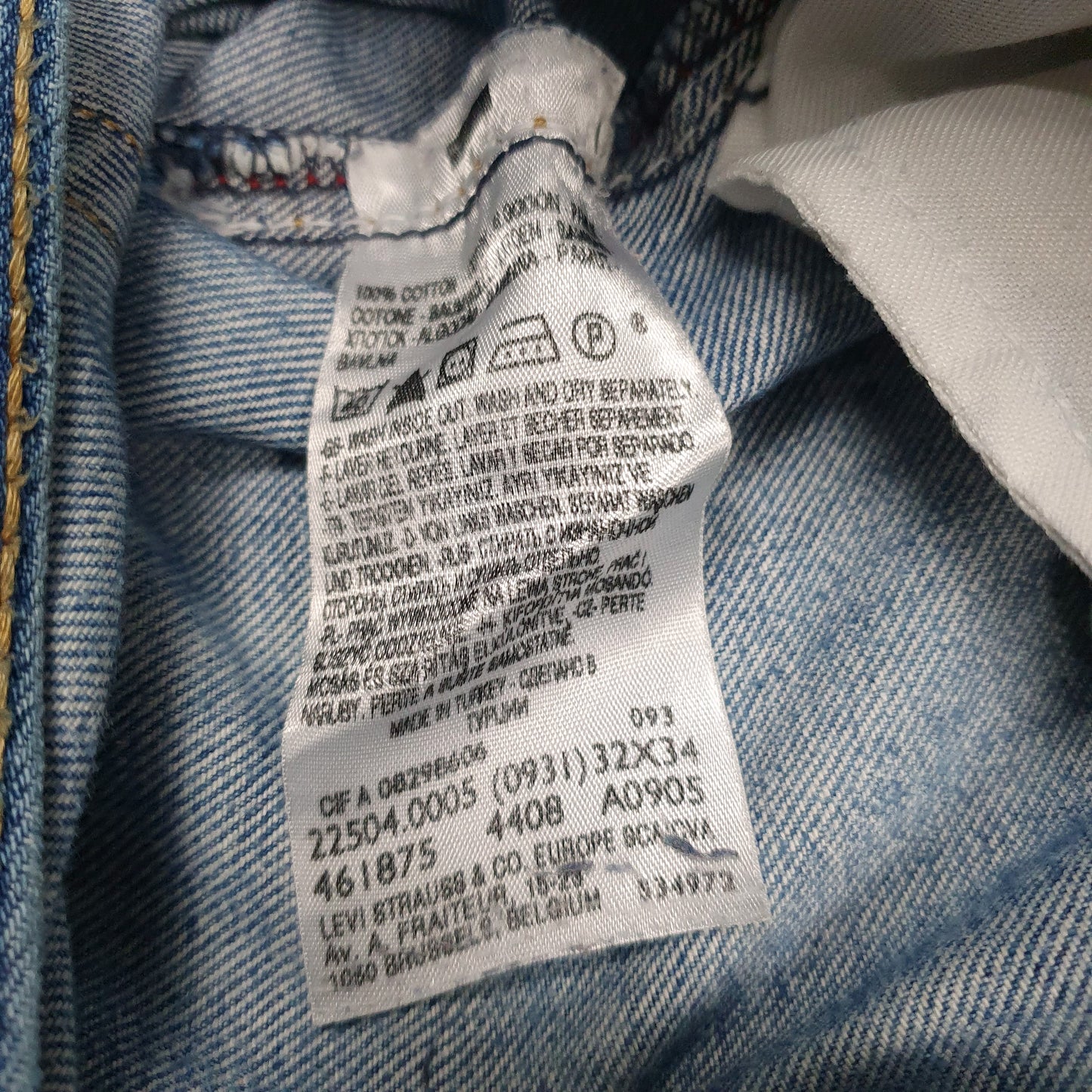 Mens Blue Levis Distressed  Jeans
