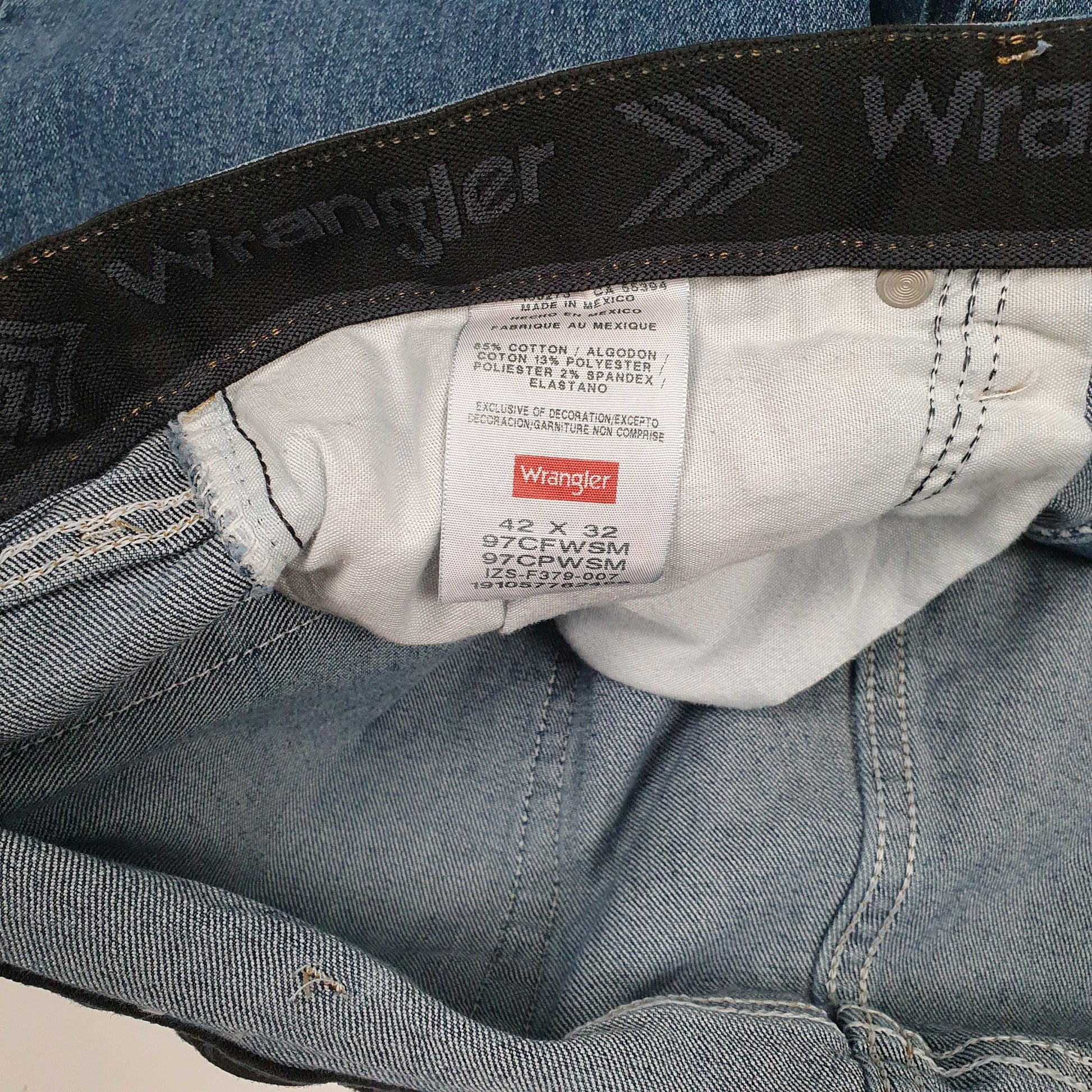 Mens Blue Wrangler Stretch  Jeans