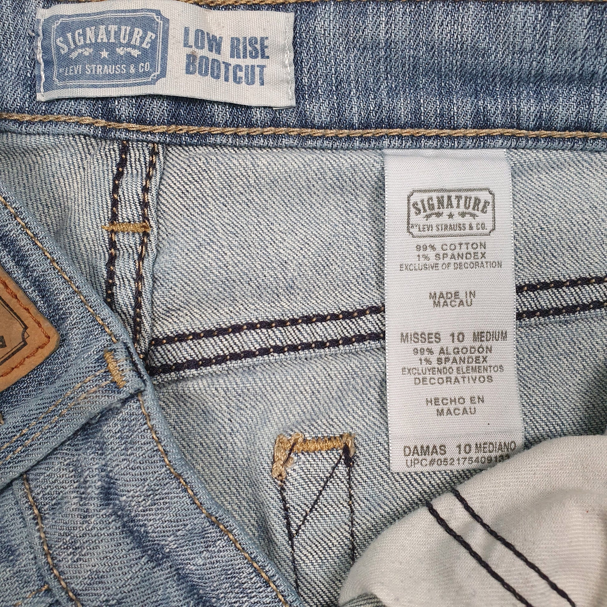 Womens Blue Levis Lowrise  Jeans