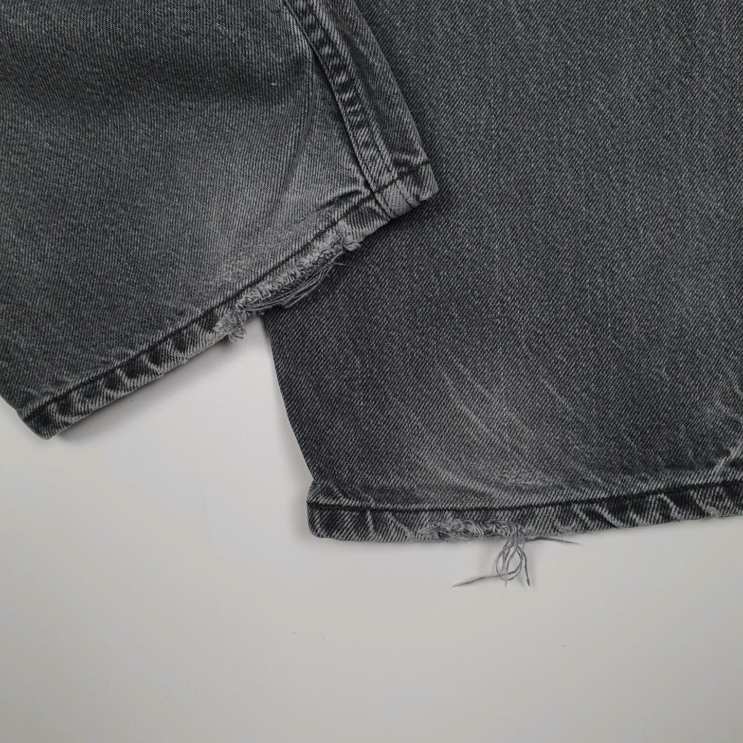 Mens Grey Levis Vintage 2000s  Jeans