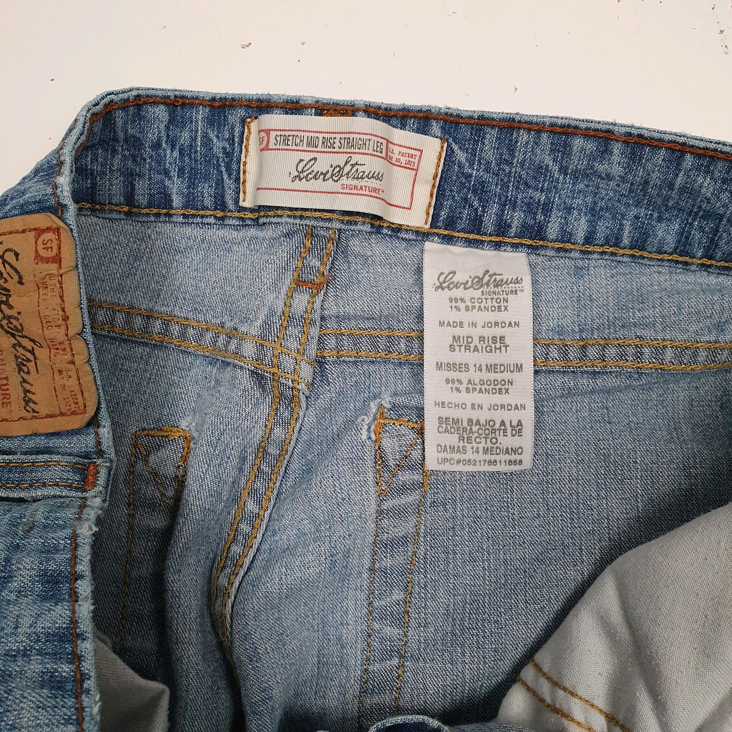 Womens Blue Levis Mid Rise  Jeans