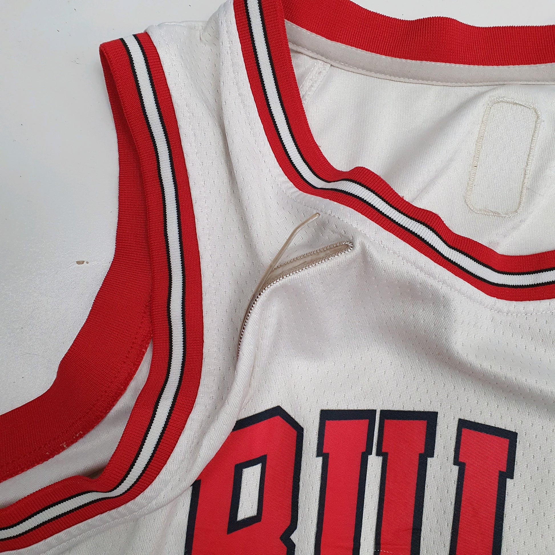 Mens White Nike NBA Chicago Bulls Jordan Jersey Crewneck T Shirt