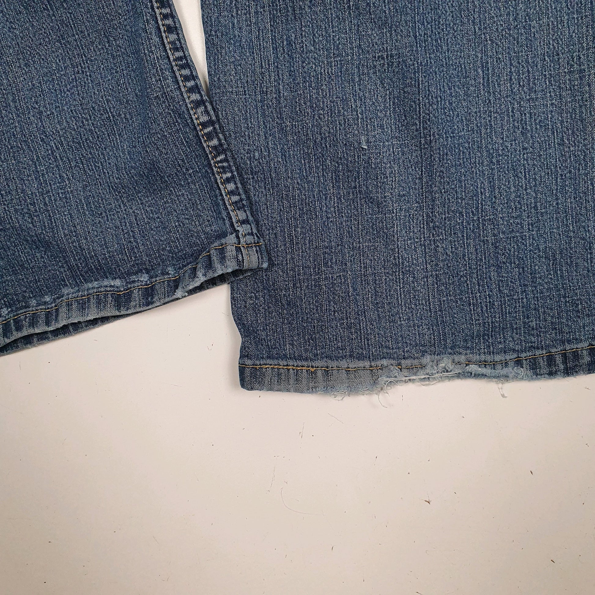 Womens Blue Levis Vintage 00s  Jeans