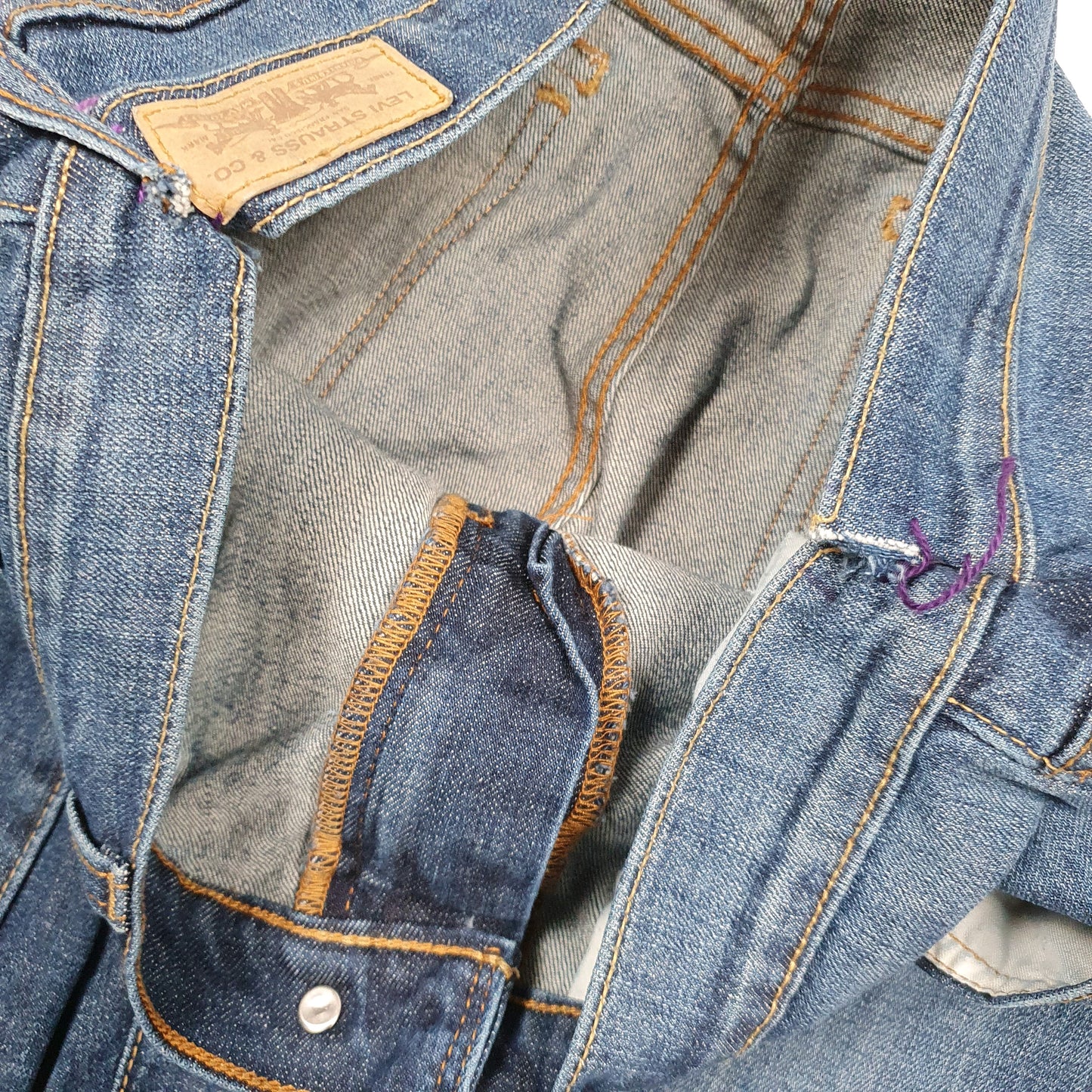 Womens Blue Levis   Jeans