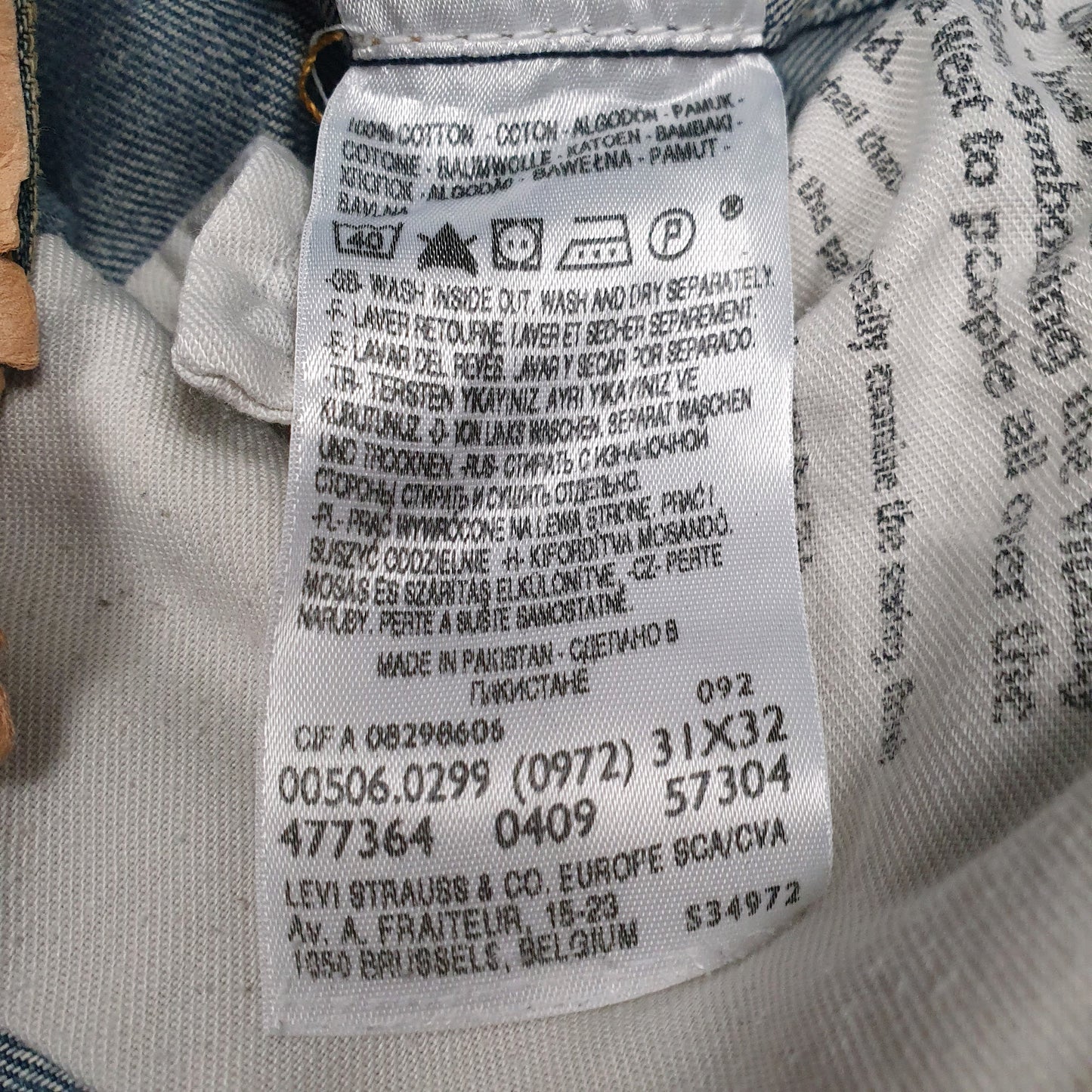 Mens Blue Levis Distressed  Jeans